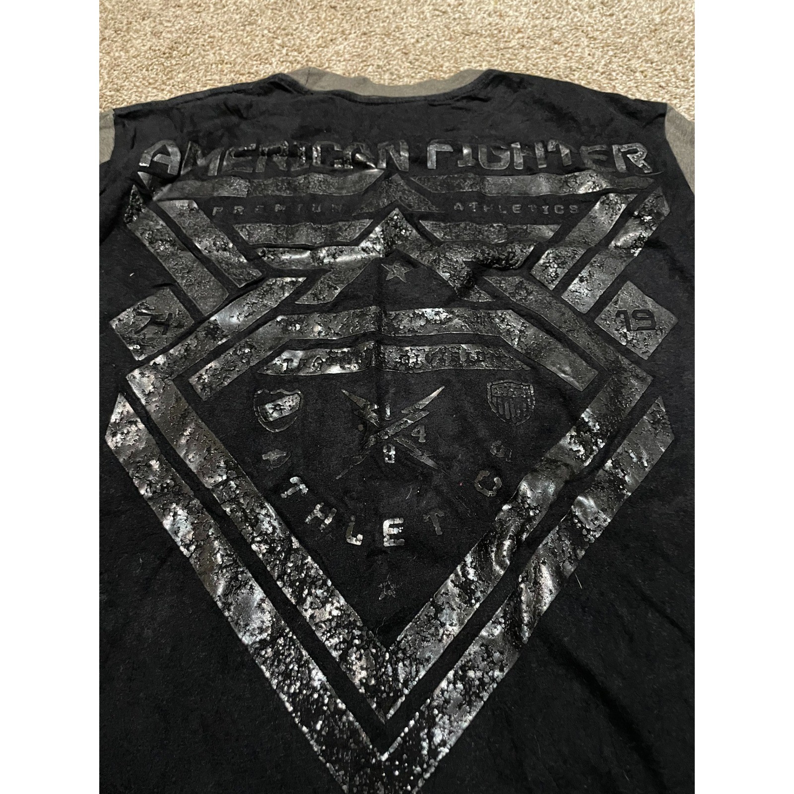 American Fighter Mens Black Olive Green Foil Graphic T-Shirt Buckle Exclusive M