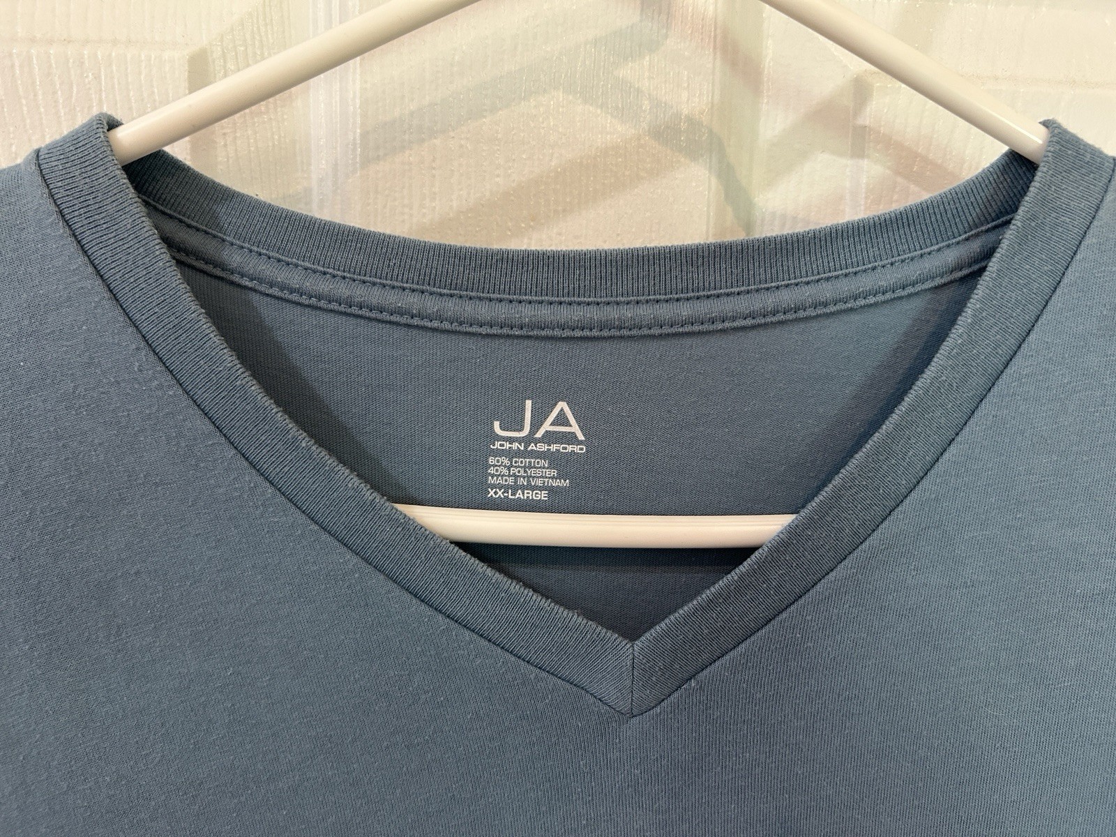John Ashford Men’s V Neck Blue Size XXL Cotton T-Shirt Relaxed Fit EUC!