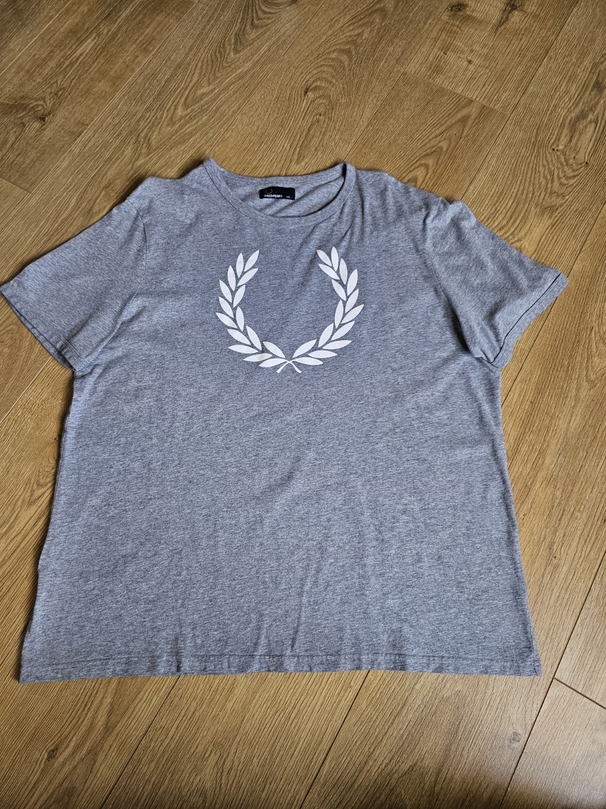 Fred Perry Mens T-Shirt Grey Large Laurel Wreath Graphic Logo Short Sleeve XXL