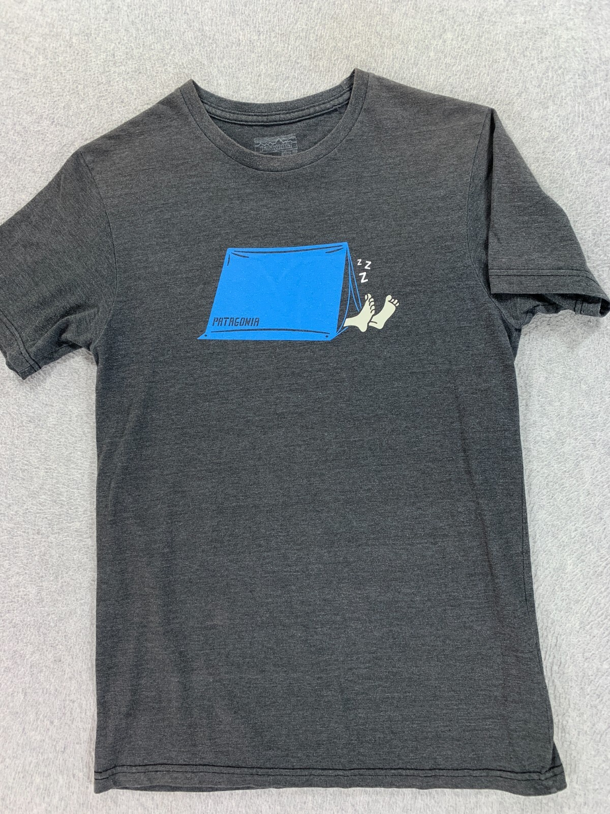 Patagonia Slim Fit Logo Short Sleeve Crew Tee Shirt (Men’s Small) Gray