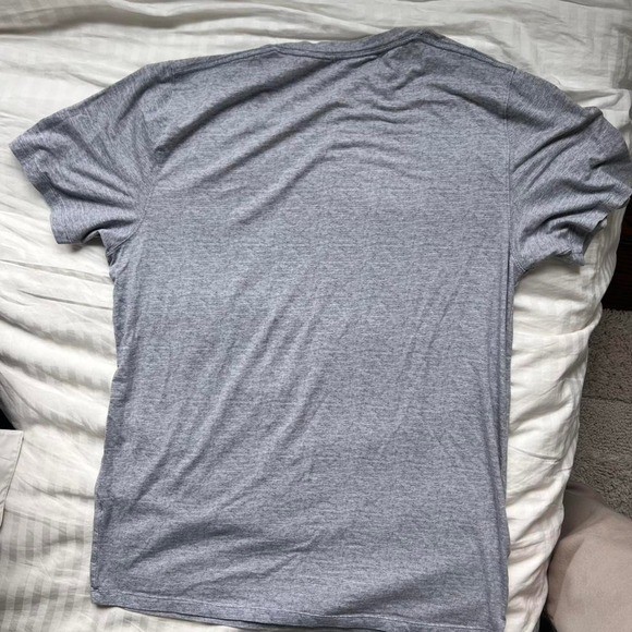 Abercrombie & Fitch heather grey basic crewneck T-shirt – M