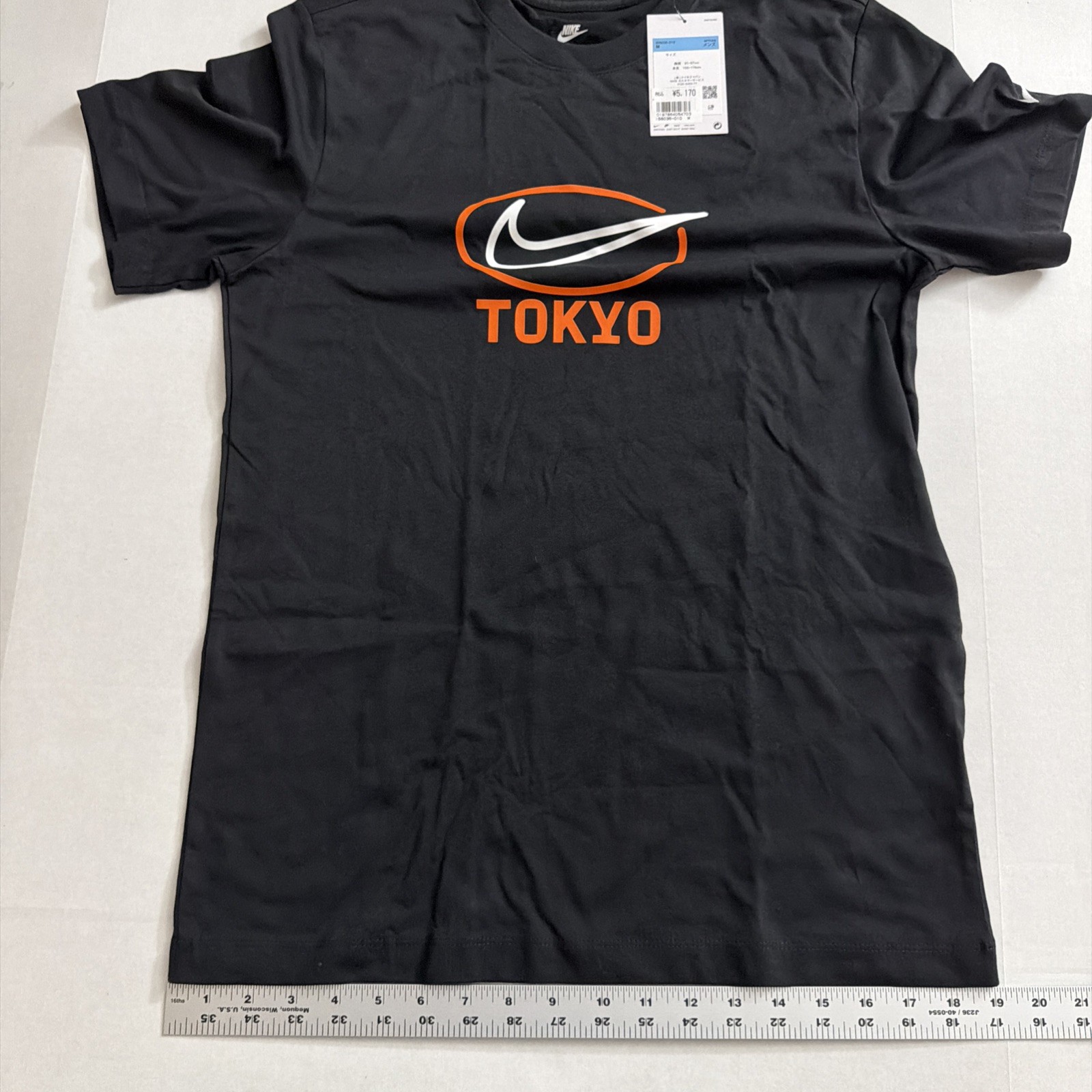Nike Tokyo Japan Exclusive Swoosh Black Orange T Shirt Size Medium. IB8036-010