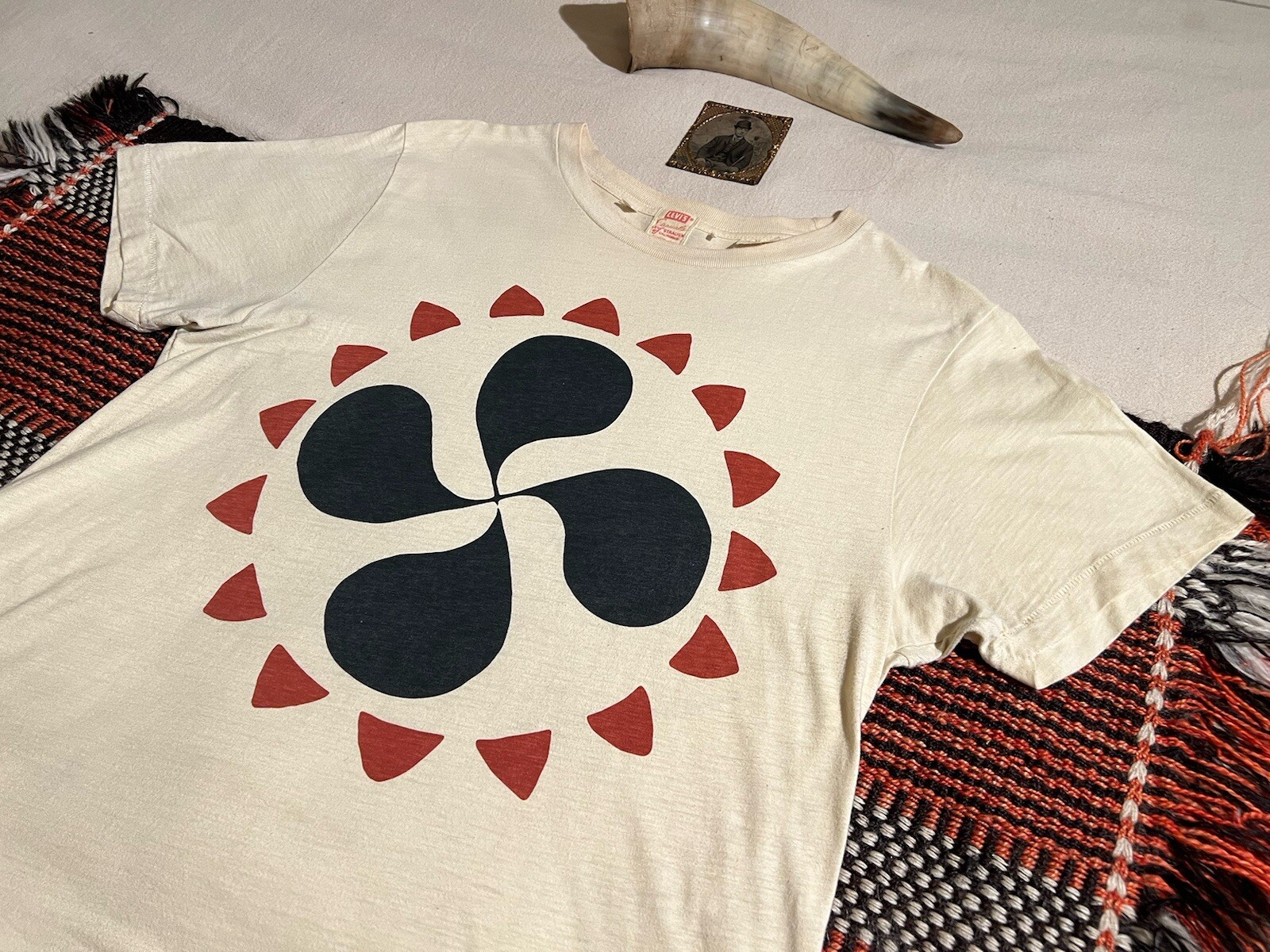Levis LVC T-Shirt M 60’s Vintage Clothing Single Stitch Graphic Navajo S Western