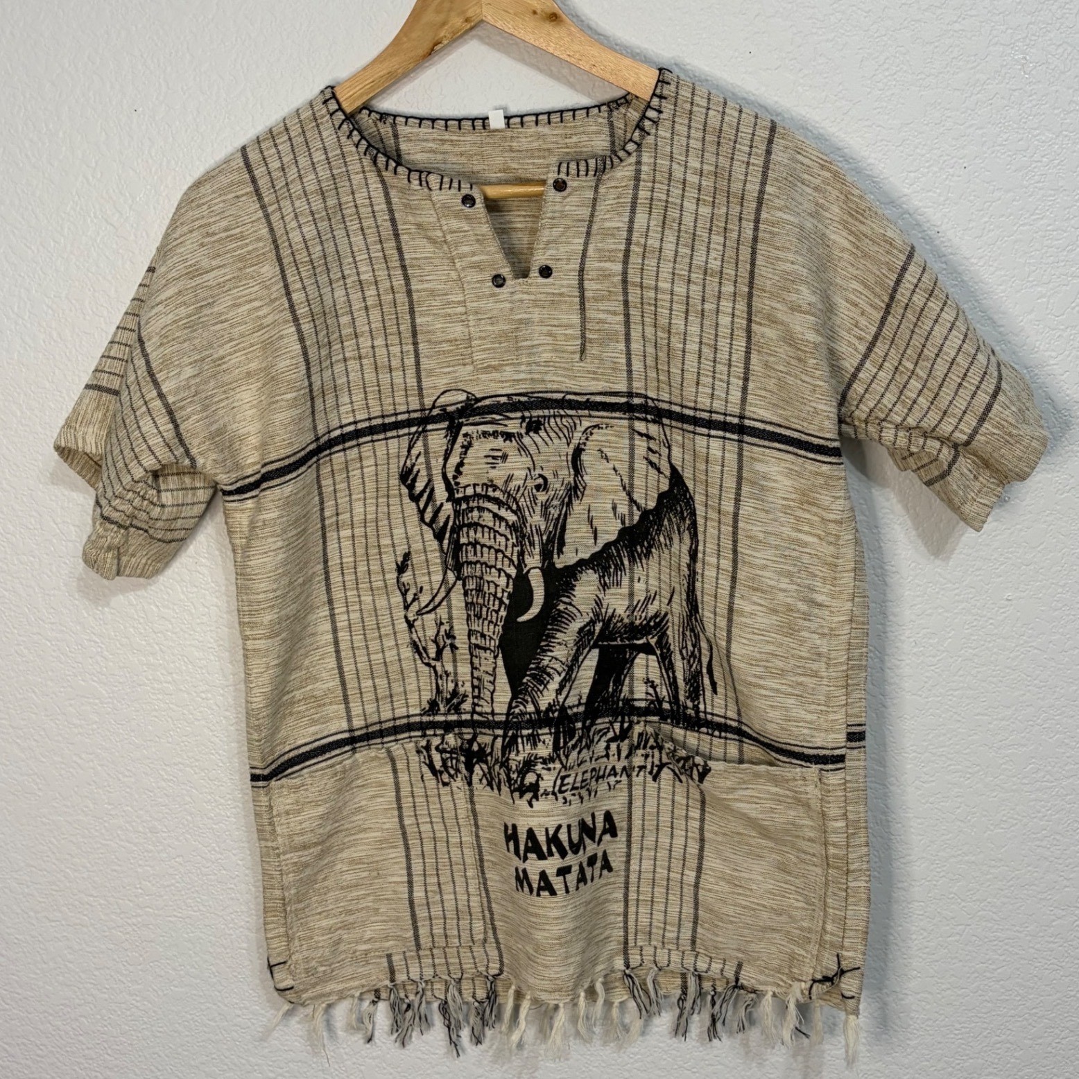 Vintage Hakuna Matata Elephant Graphic Tunic Top Tan Plaid FringeBoho Mens Small