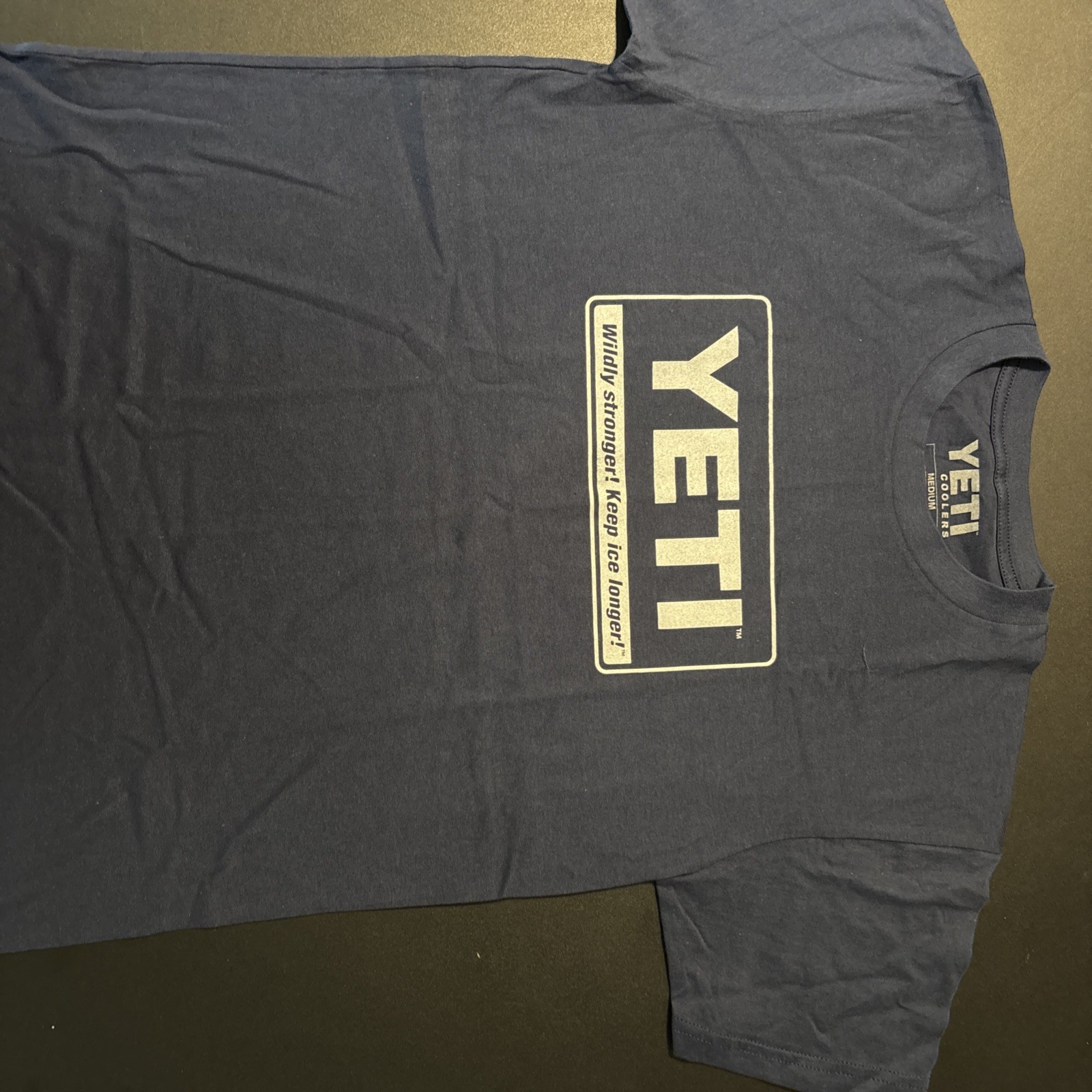 YETI Billboard T Shirt Navy Cooler Short Sleeve Mens Medium NEW Without Tag