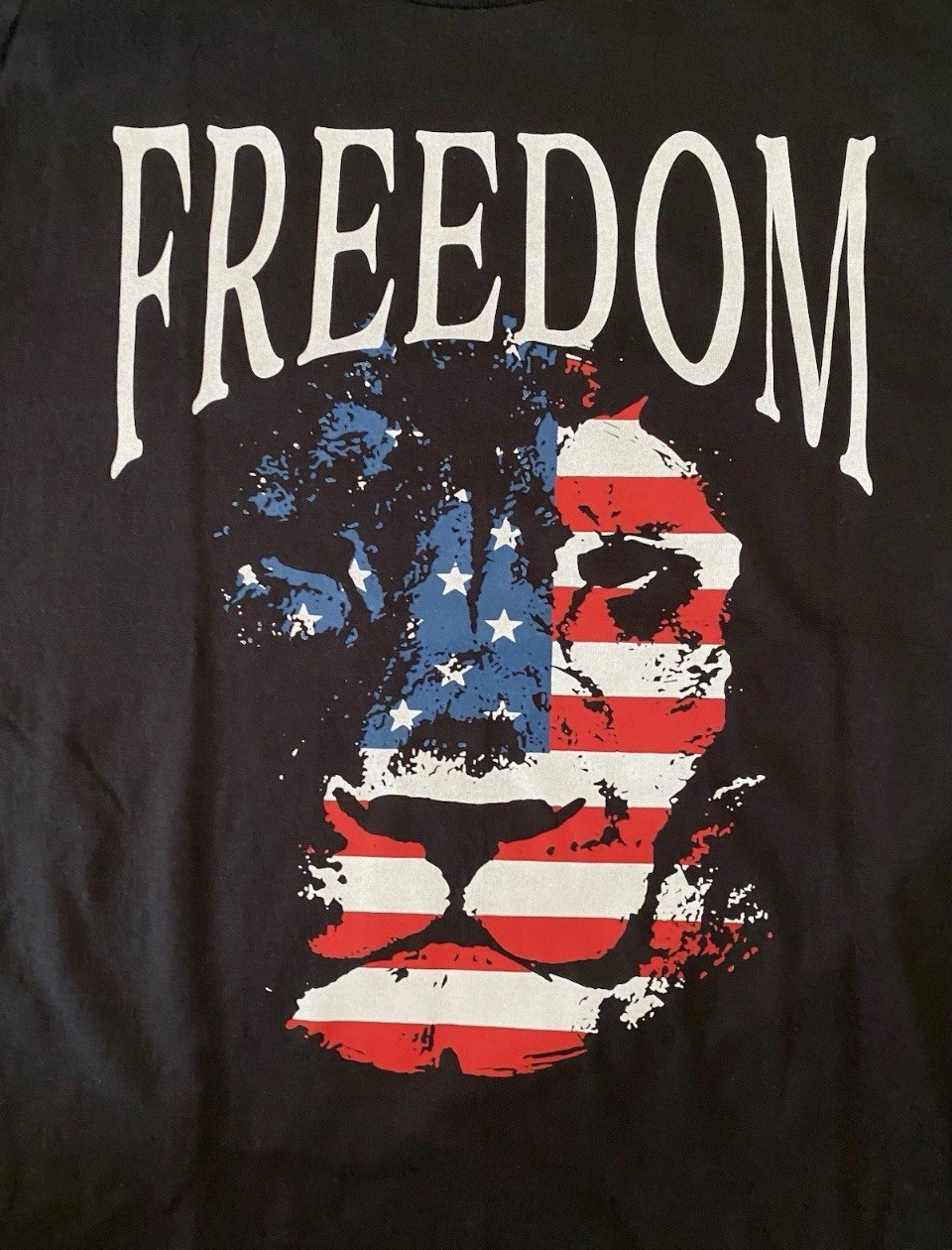 BROOKLYN VERTICAL Freedom Men’s T-Shirt Medium Lion Red White and Blue Cotton