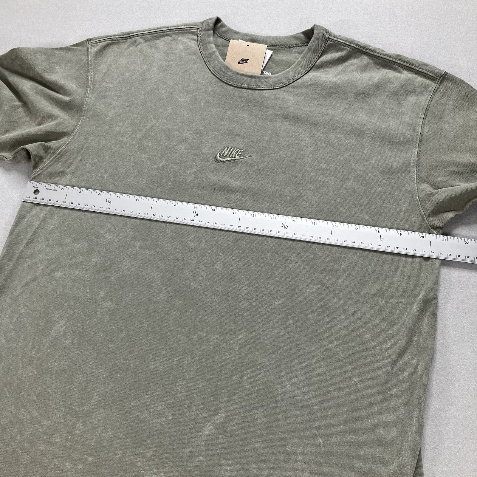 Nike Sportswear Premium Essentials Men’s Max90 Heavyweight T-Shirt Green Size S