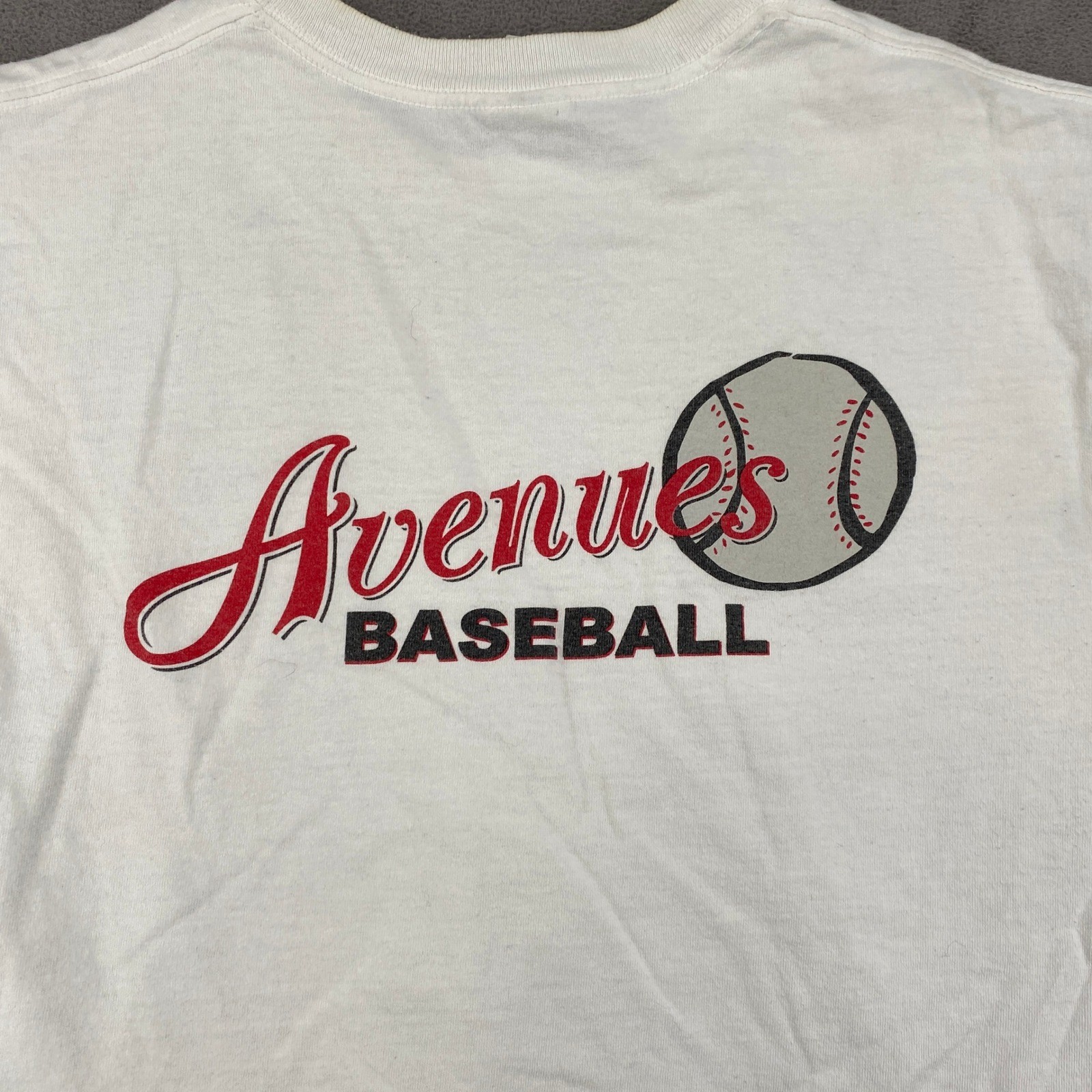 Gildan Ultra Cotton Avenues Baseball Graphic T-Shirt White Mens Medium