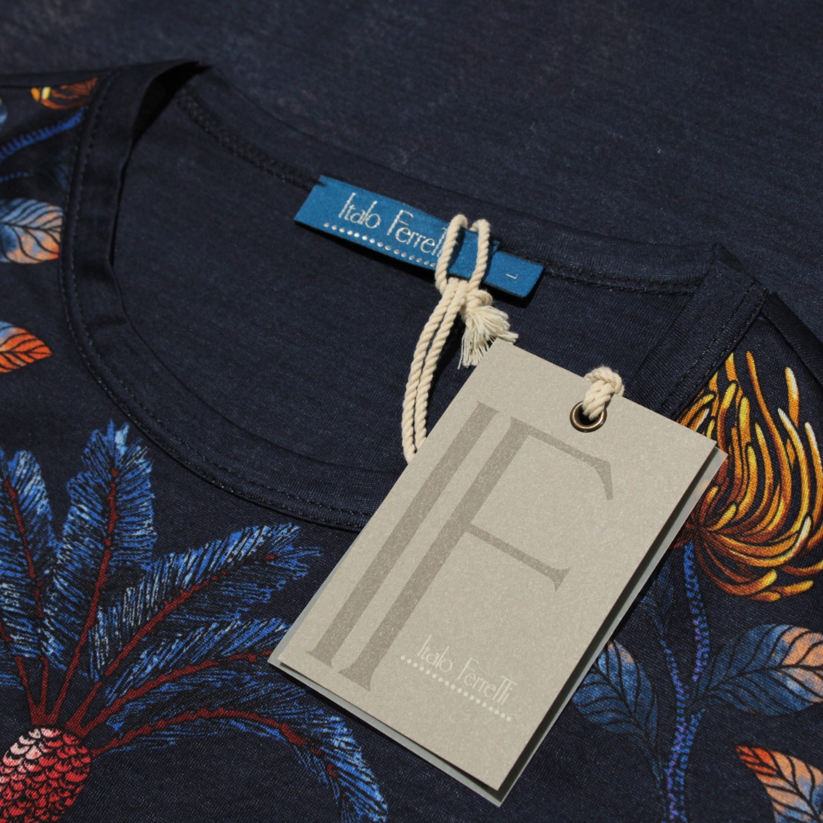Italo Ferretti NWT Short Sleeve T-Shirt Size L in Blue/Yellow/Multi 100% Cotton
