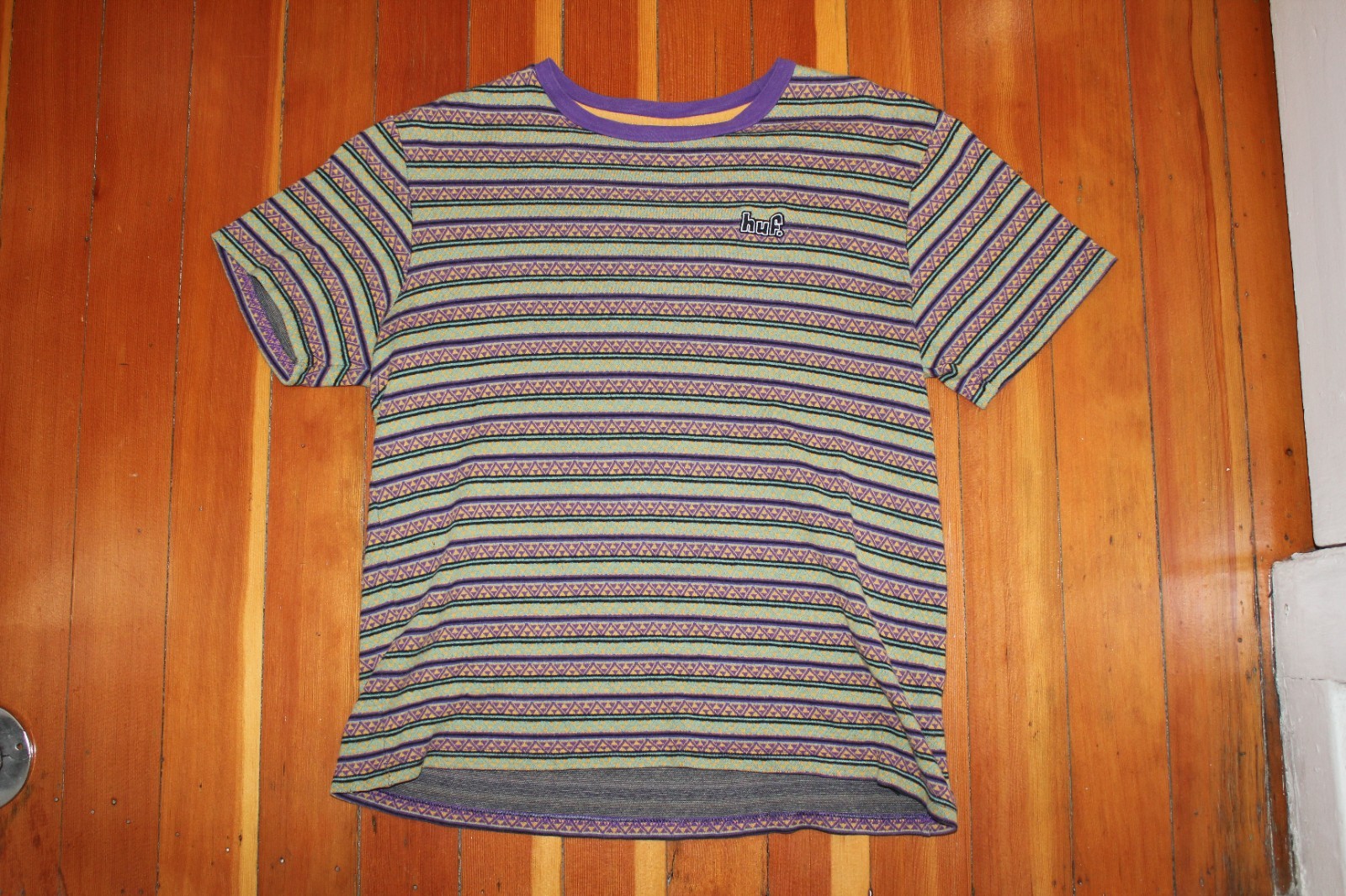 Huf Woven Stripe T-Shirt Mens Crew Neck Pullover Size MEDIUM Geometric Designs