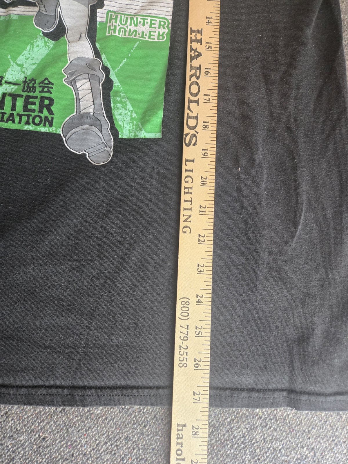 Hunter x Hunter character print T-shirt Size Med Crunchyroll Anime Popmart