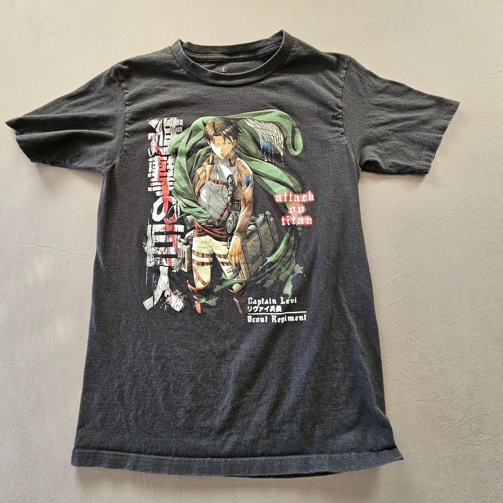 Attack on Titan Captain Levi T-Shirt Men Sz S Black Anime Graphic Season 3