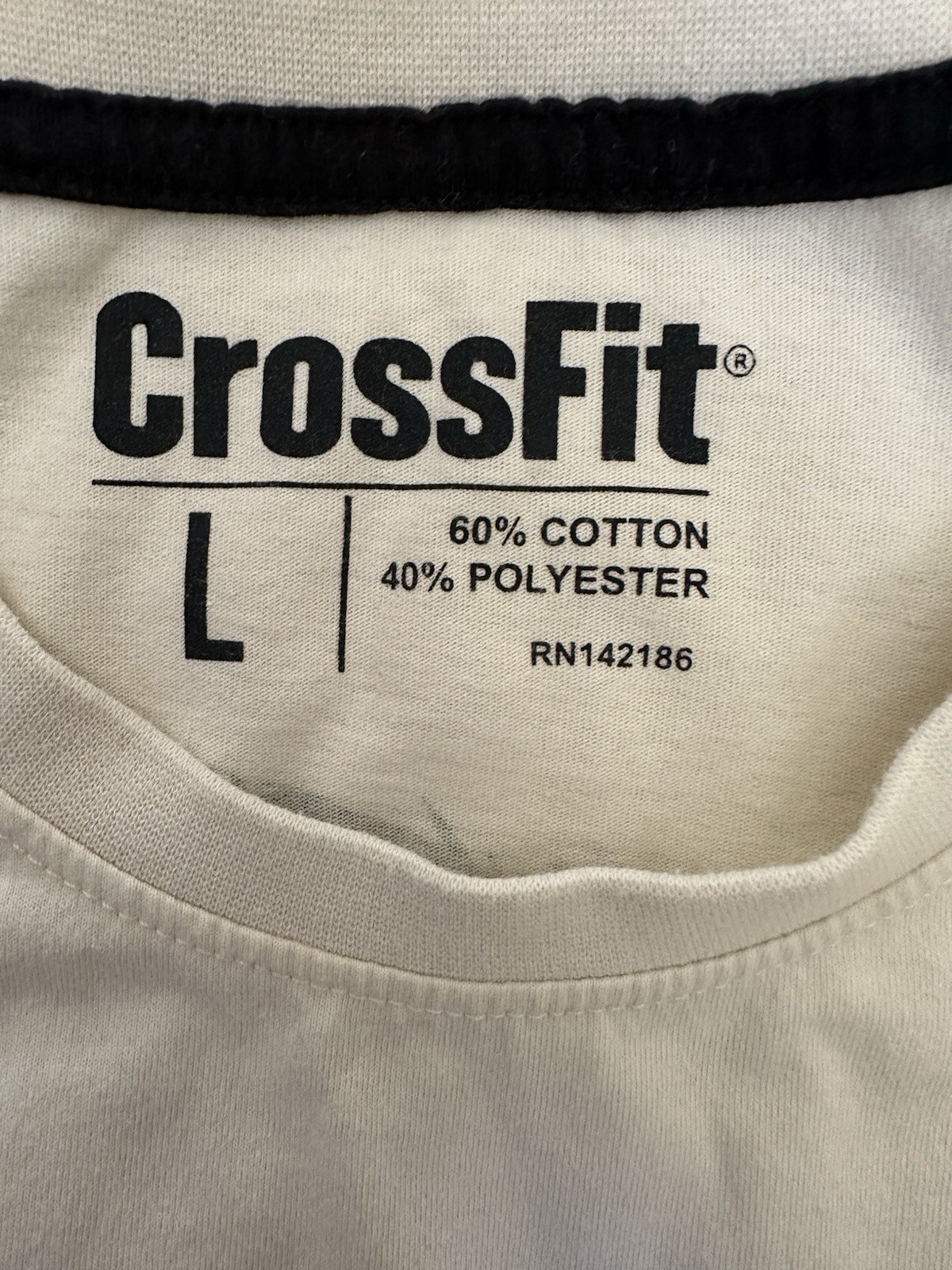‘Routine is the enemy’ Crossfit cream T-Shirt Men Size Large