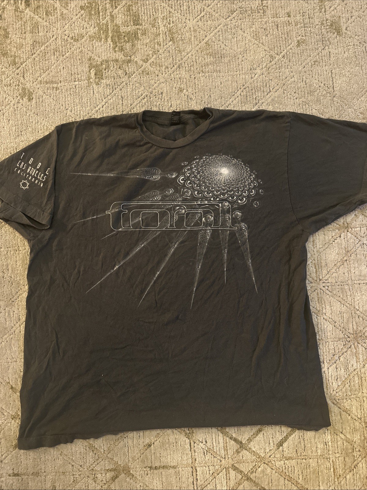 TOOL 2019 Album Premier Tour T-Shirt Mens XL Gray Los Angeles CA Skulls Eyes