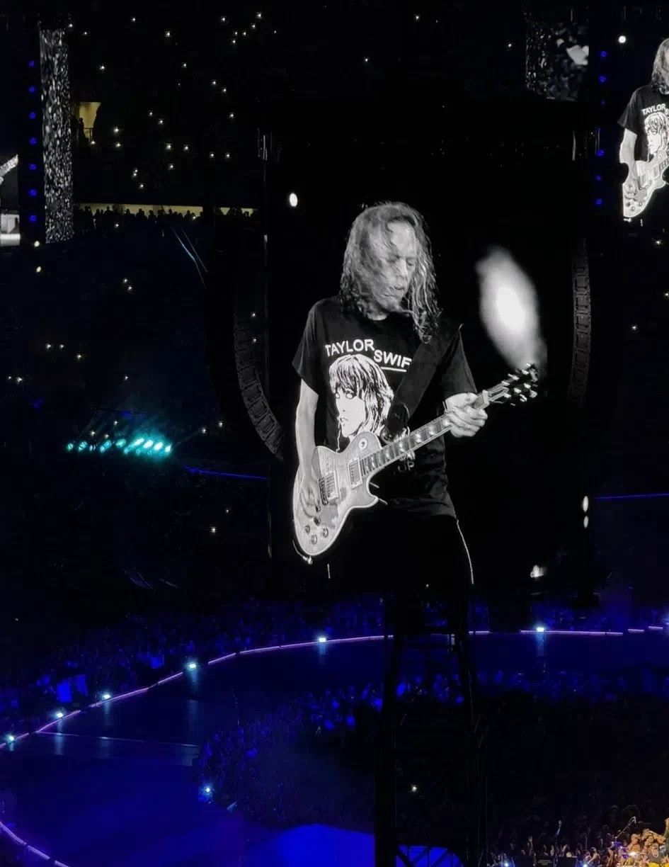 HOT SALE ! Taylor Swift Is A CIA Psyop Metallica Funny Meme Unisex Graphic Tee