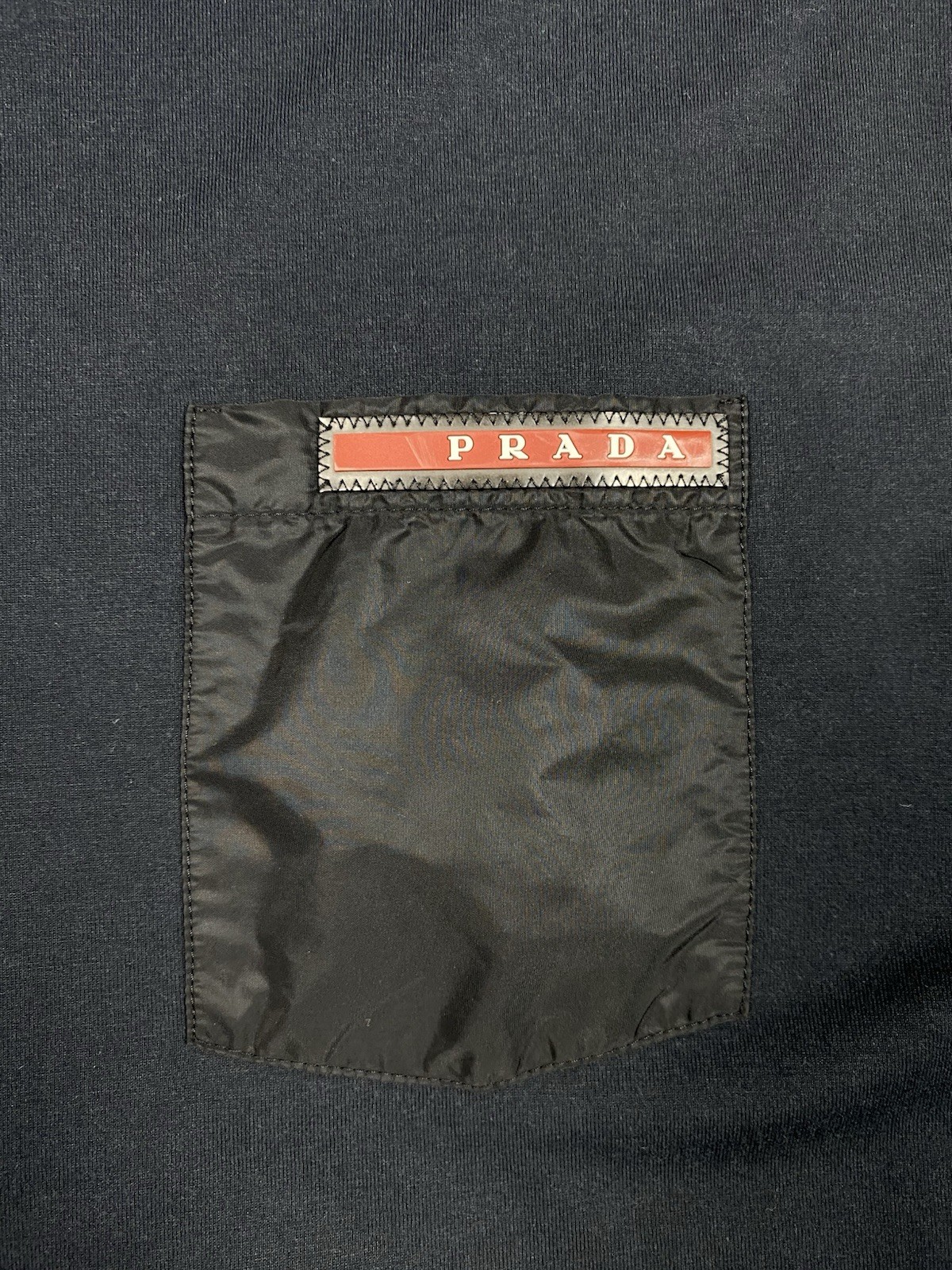 Prada Dark Navy Pocket T-Shirt Nylon Pocket Shoulder Panels Mens Size L Red Tab