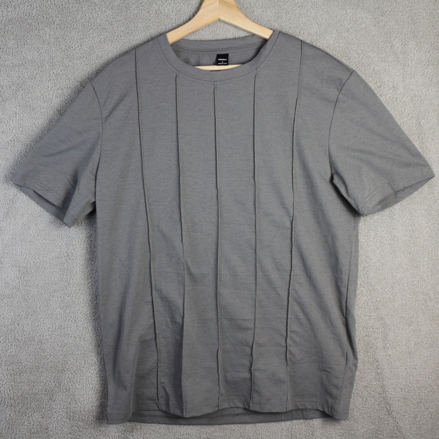 Manfinity T-Shirt Men’s Size Large Grey Pintuck Pleated Hypnotize Short Sleeve