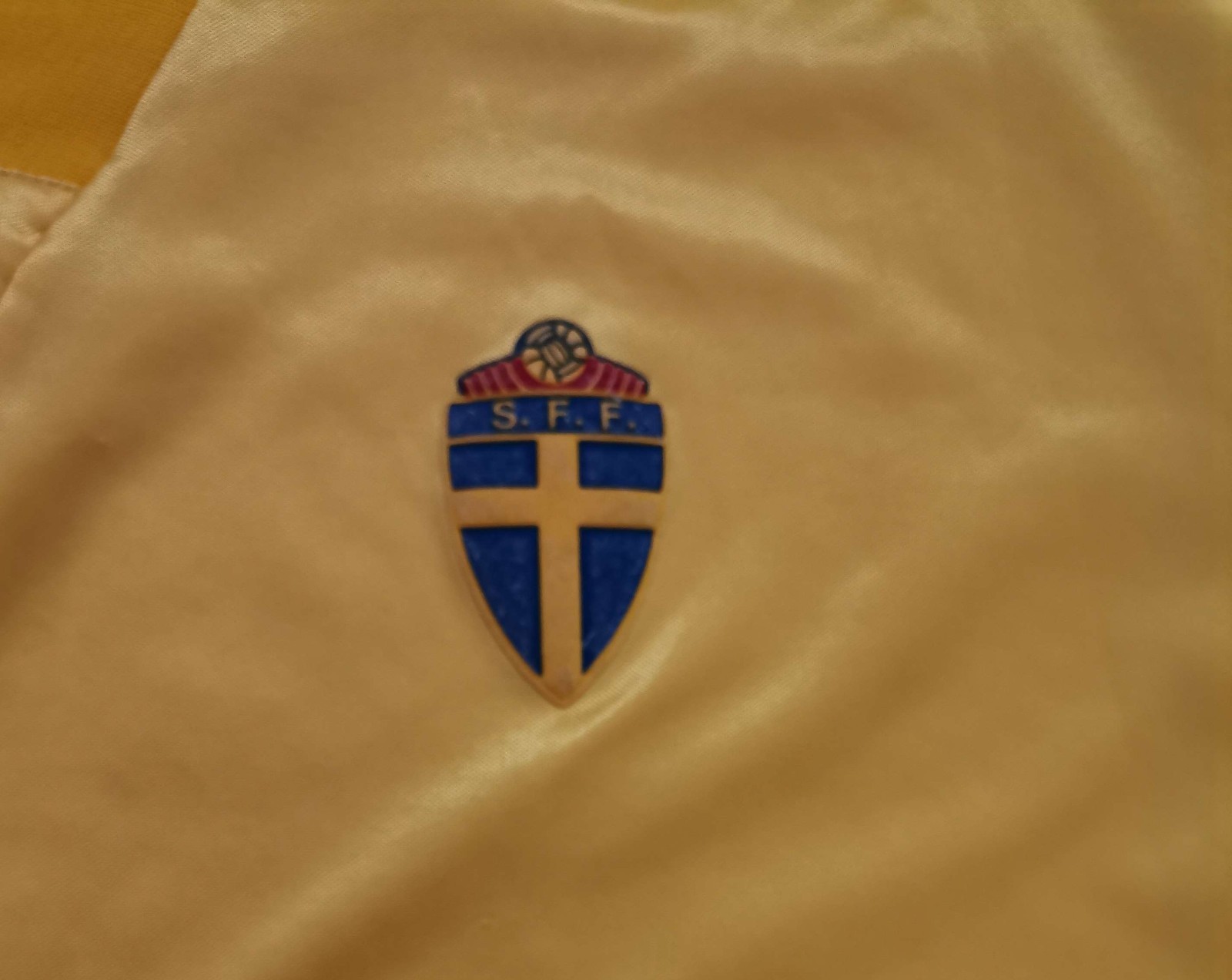 Vintage 90s Adidas Equipment Sweden Football Jersey Size XL Polyester Yellow