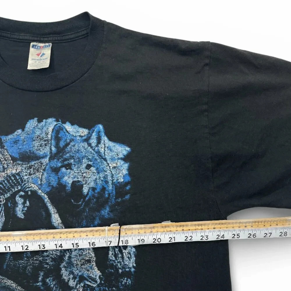 Vintage 1990’s Wolf Native American Indian Hunter Colorado Jerzees Tee Shirt XL