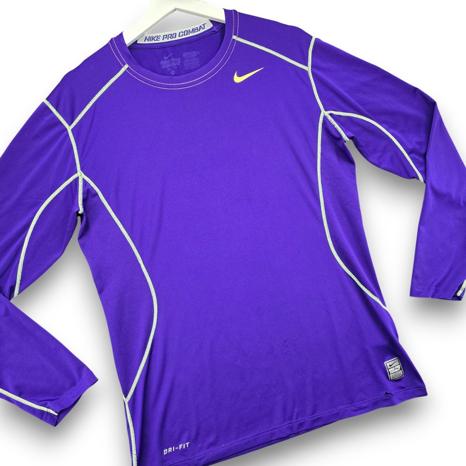 Nike T-Shirt Men’s Purple Medium Pro Combat Dri-FIT Athletic Training Fitted