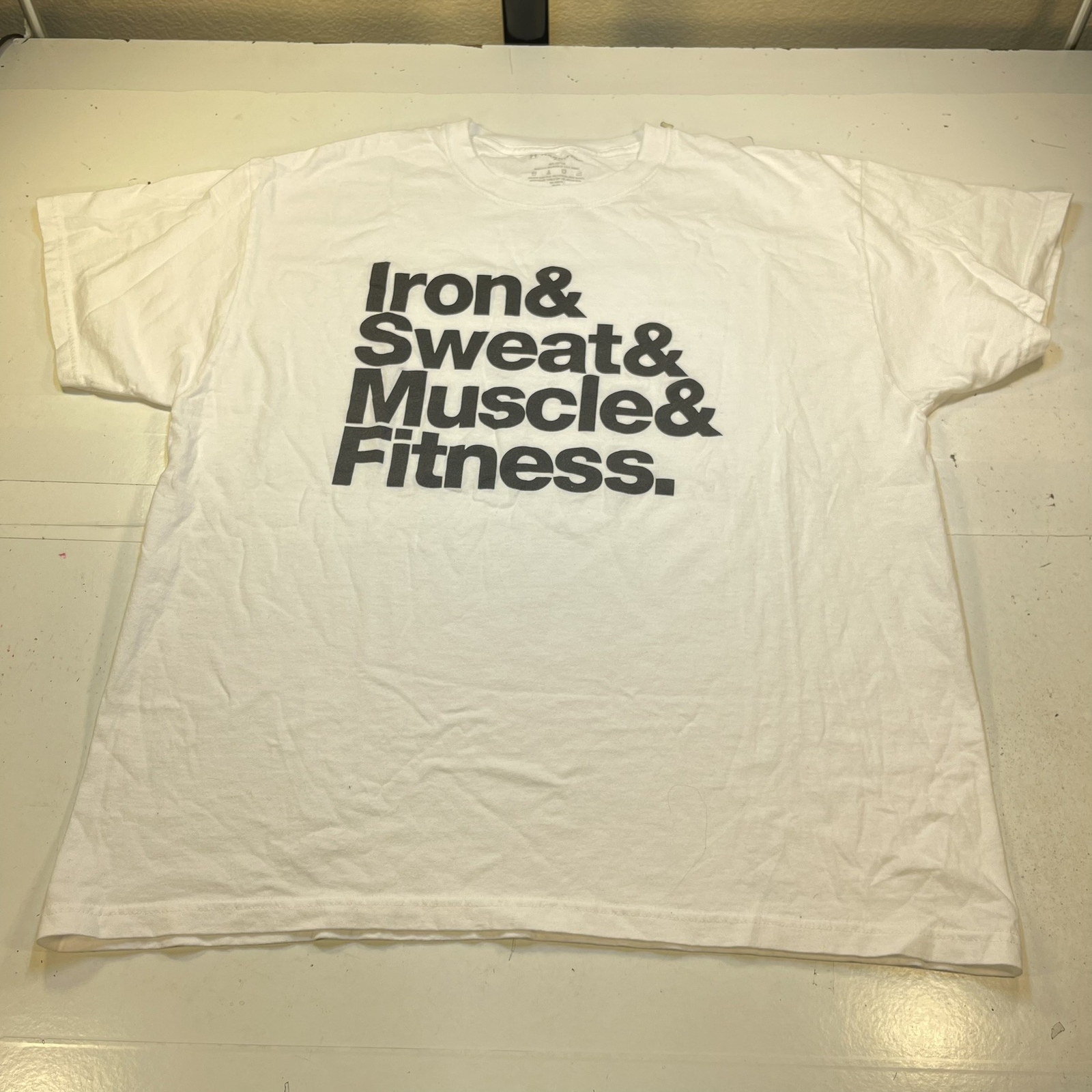 IRON SWEAT MUSCLE & FITNESS gym bodybuilding weightlifting TEE T SHIRT Mens XL