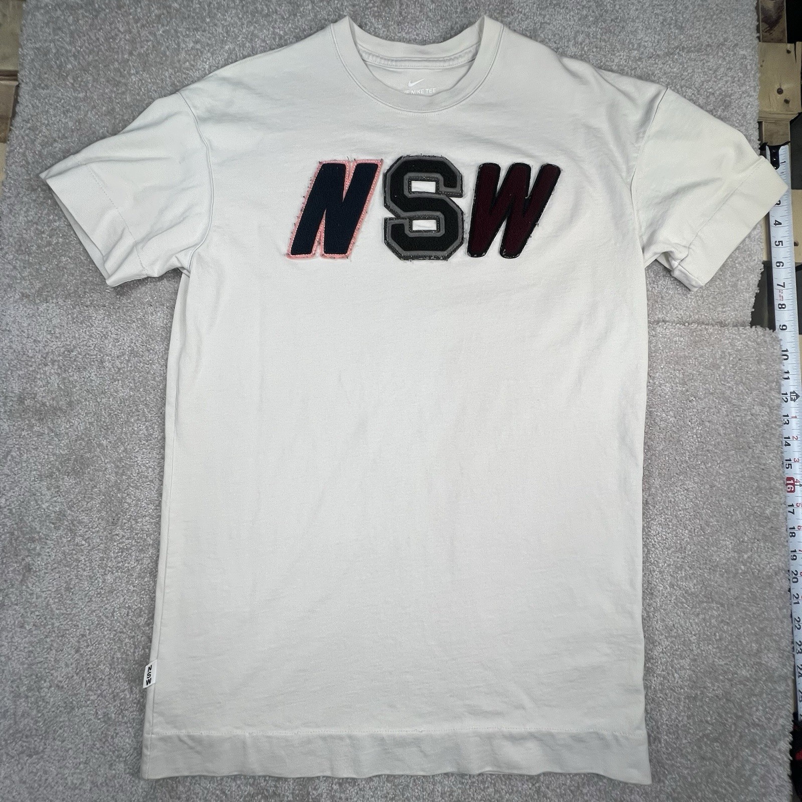 Nike NSW Sportswear MEN’S White Logo Tee 927396-091 Puff Print Embroidered Large