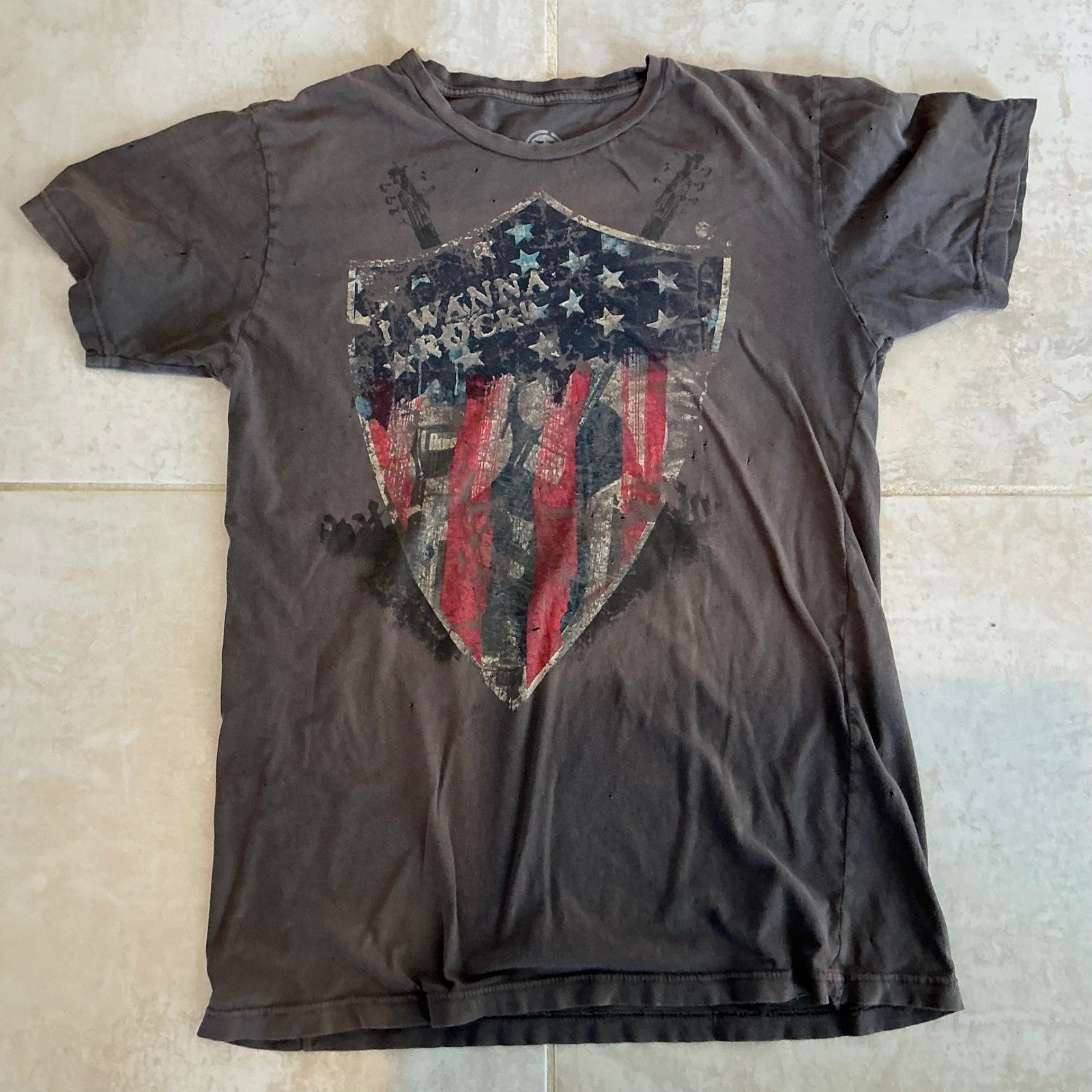 VTG Hybrid Mens M Graphic T-shirt Thrashed Faded Torn Distressed Wanna Rock