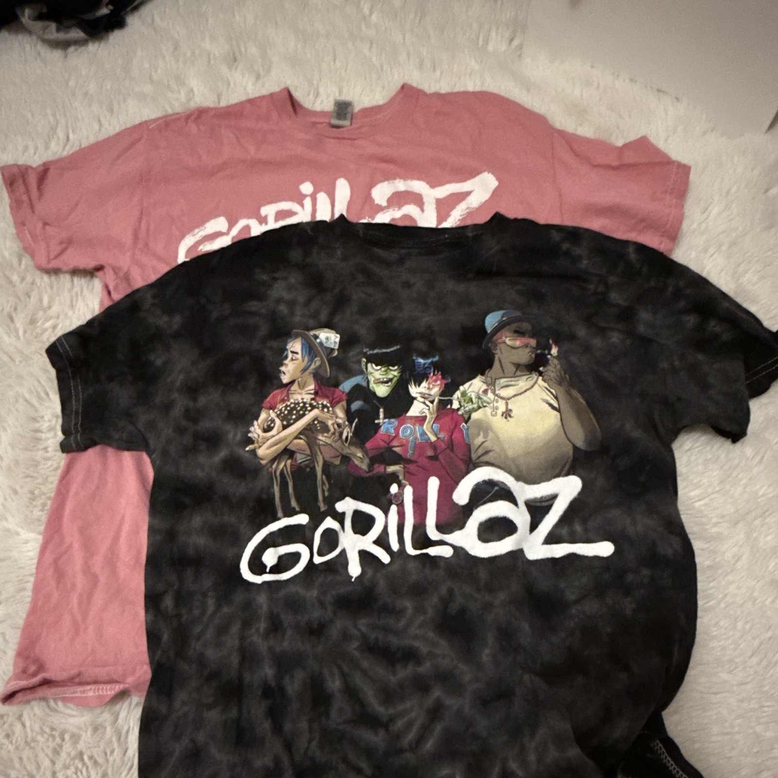 Gildan Heavy Cotton Gorillaz Graphic Logo Pink/Black M Crew Neck T-Shirt