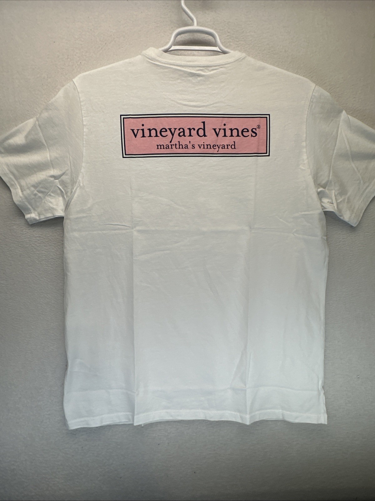 Vineyard Vines Men’s Large Classic Logo Box White Cap Pocket T Short Sleeve NWT