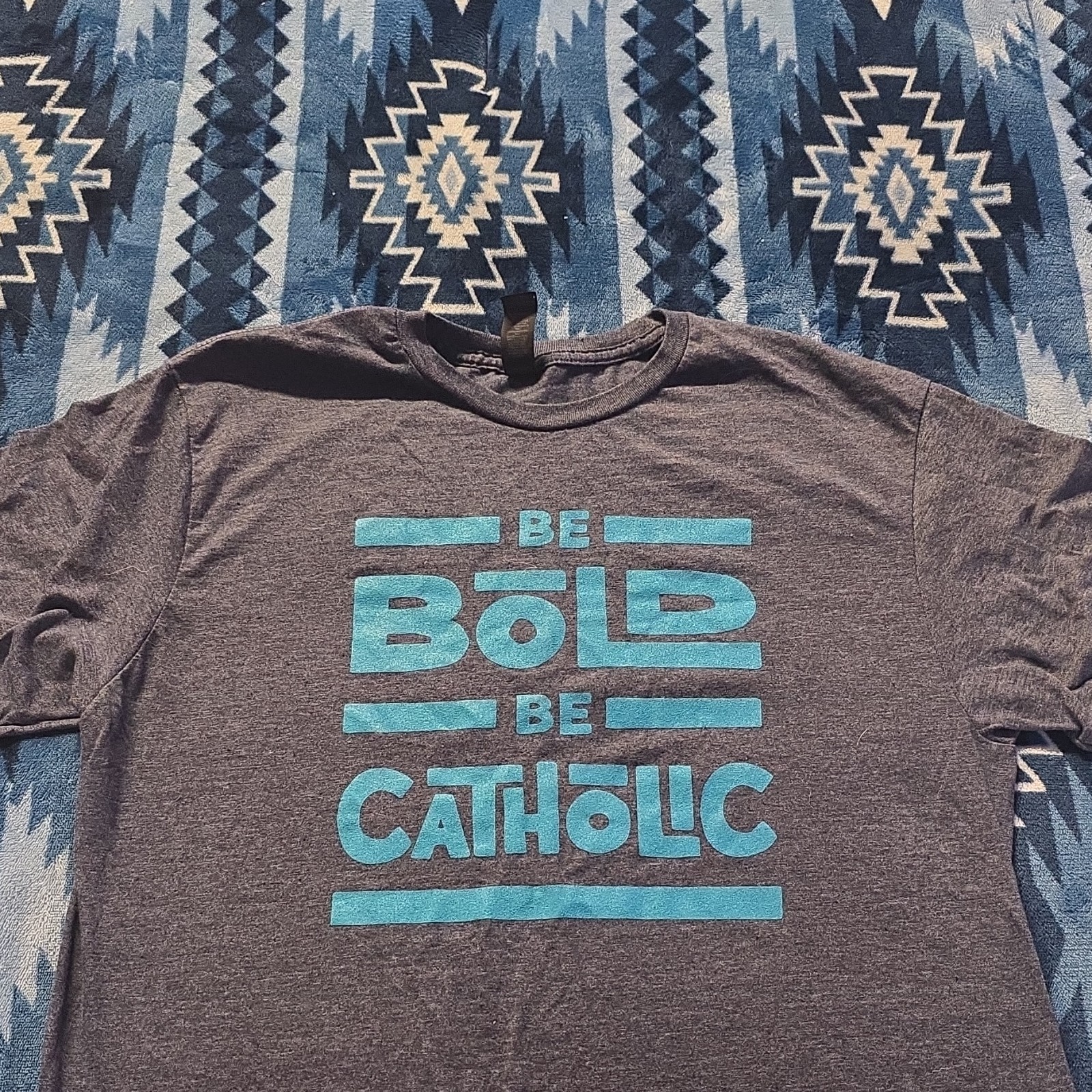 Gildan Softstyle & Bella+Canvas Bear Men’s Gray Graphic T-Shirts Size M