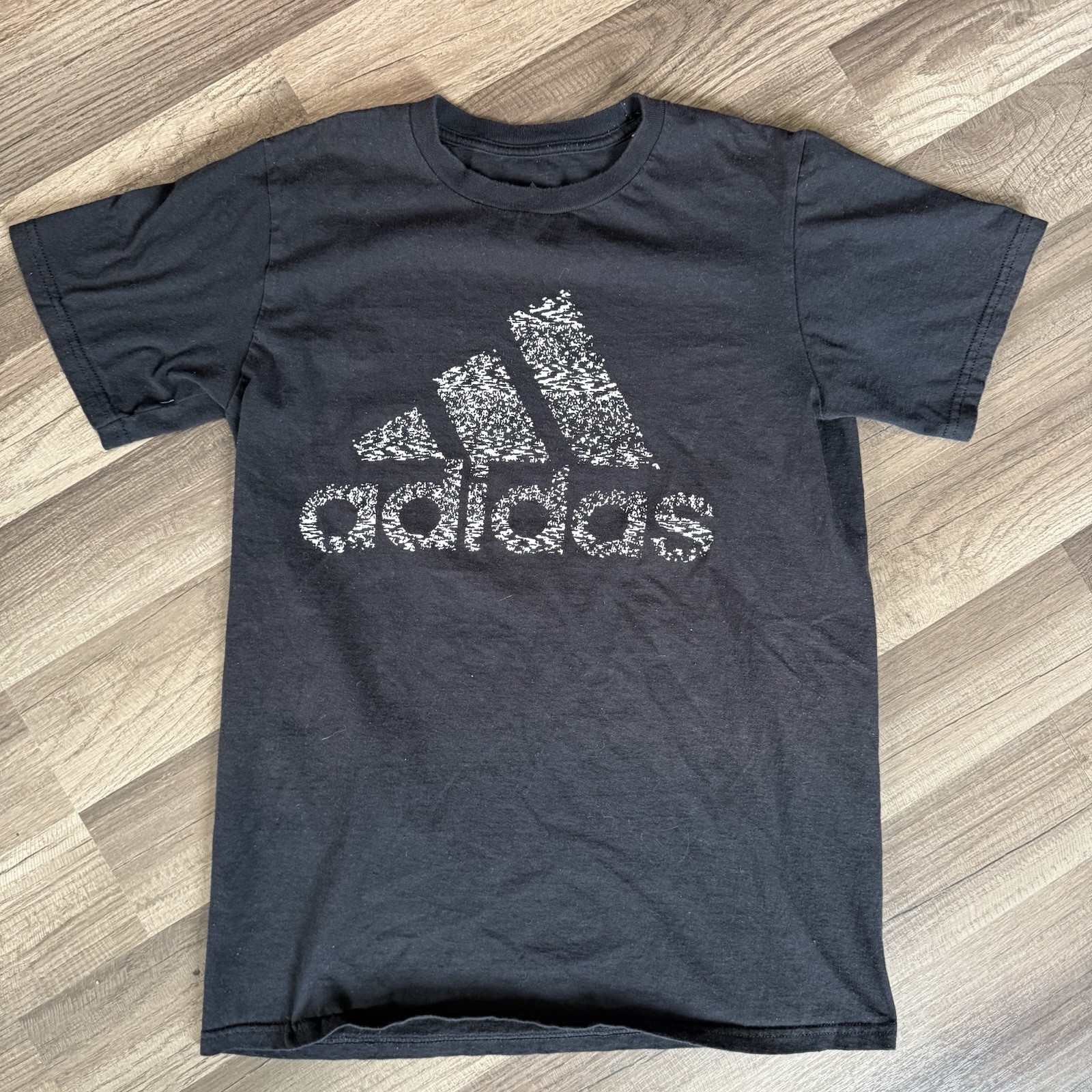 adidas The Go-To Tee Mens Black Graphic Logo Crew Neck T-Shirt Size S/P