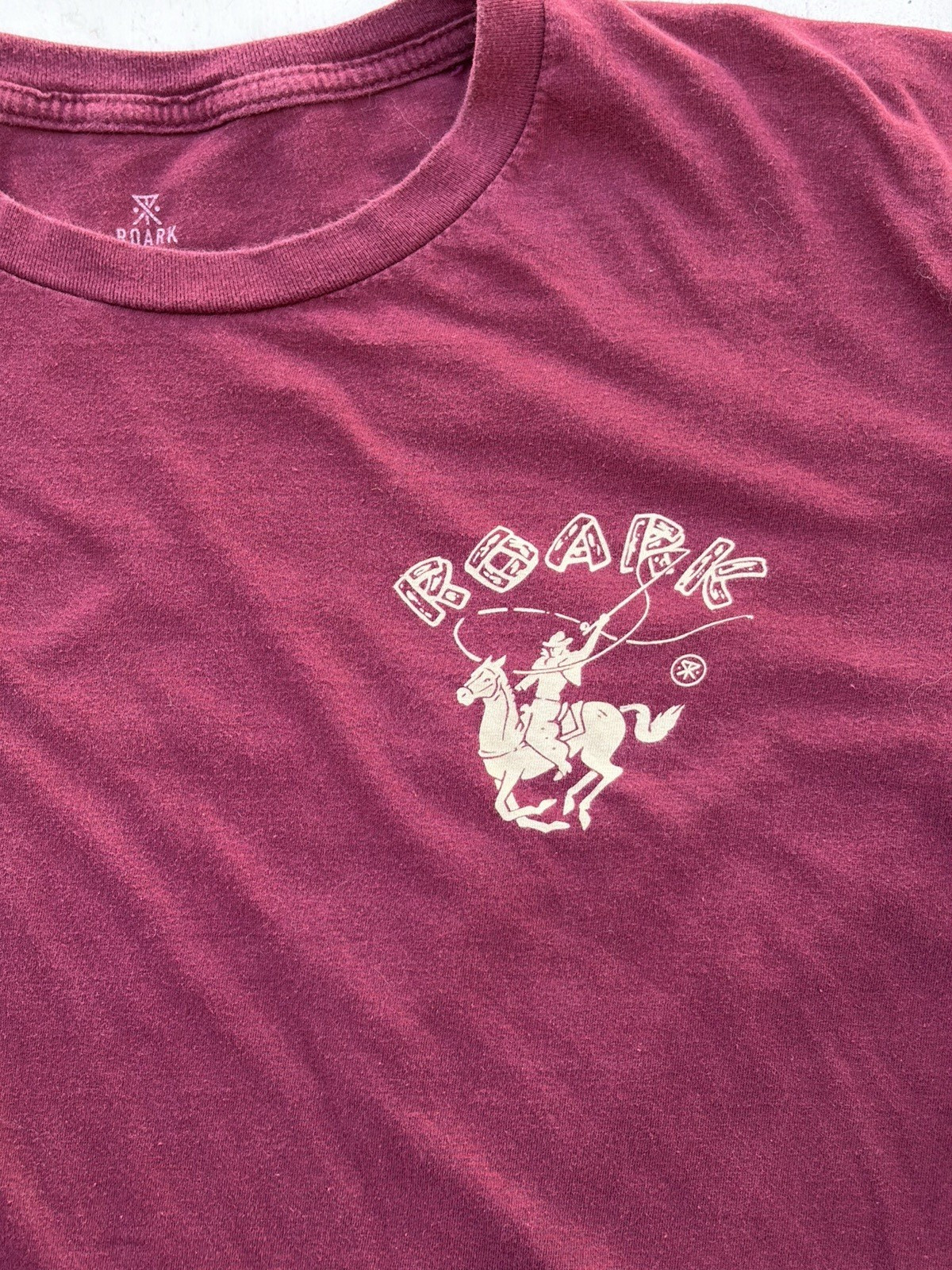 Men’s Roark Shirt Maroon Logo XL Rodeo Ranch Surf Modern City DISTRESSED STAIN
