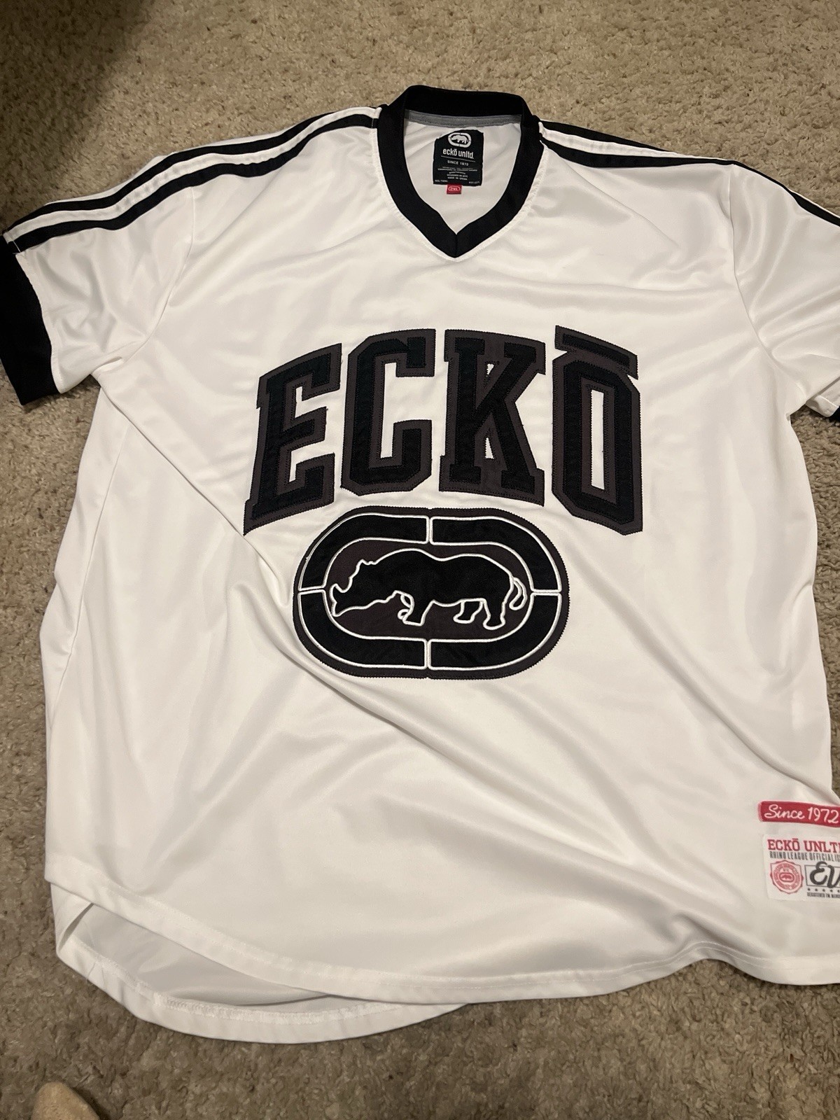 Ecko Unltd. Men’s 2XL White/Black V-Neck Short Sleeve Graphic Logo T-Shirt