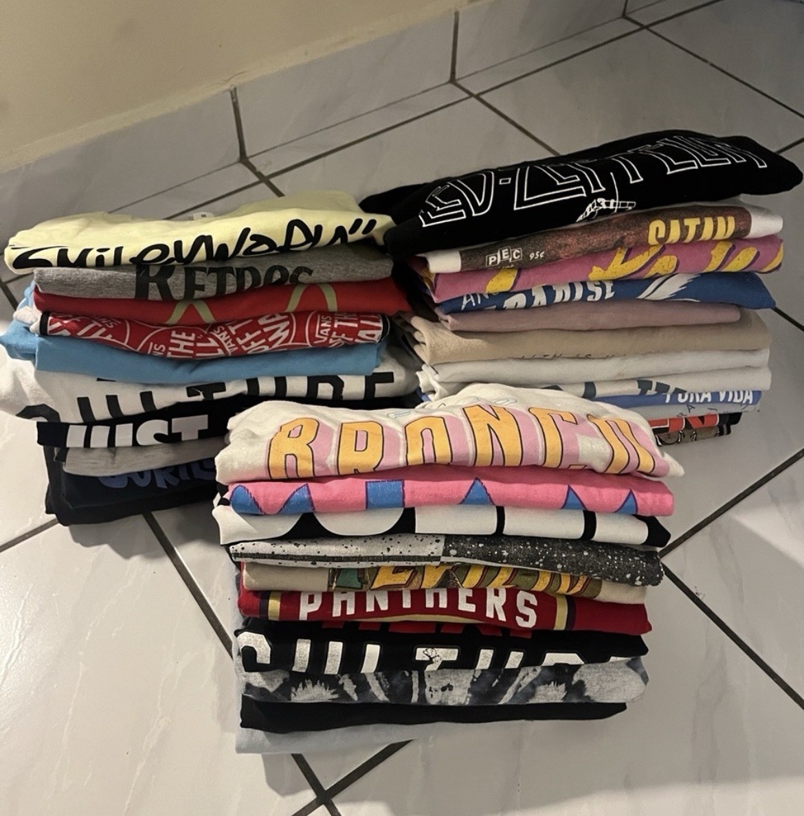 Bundle of 35+ Graphic Tees