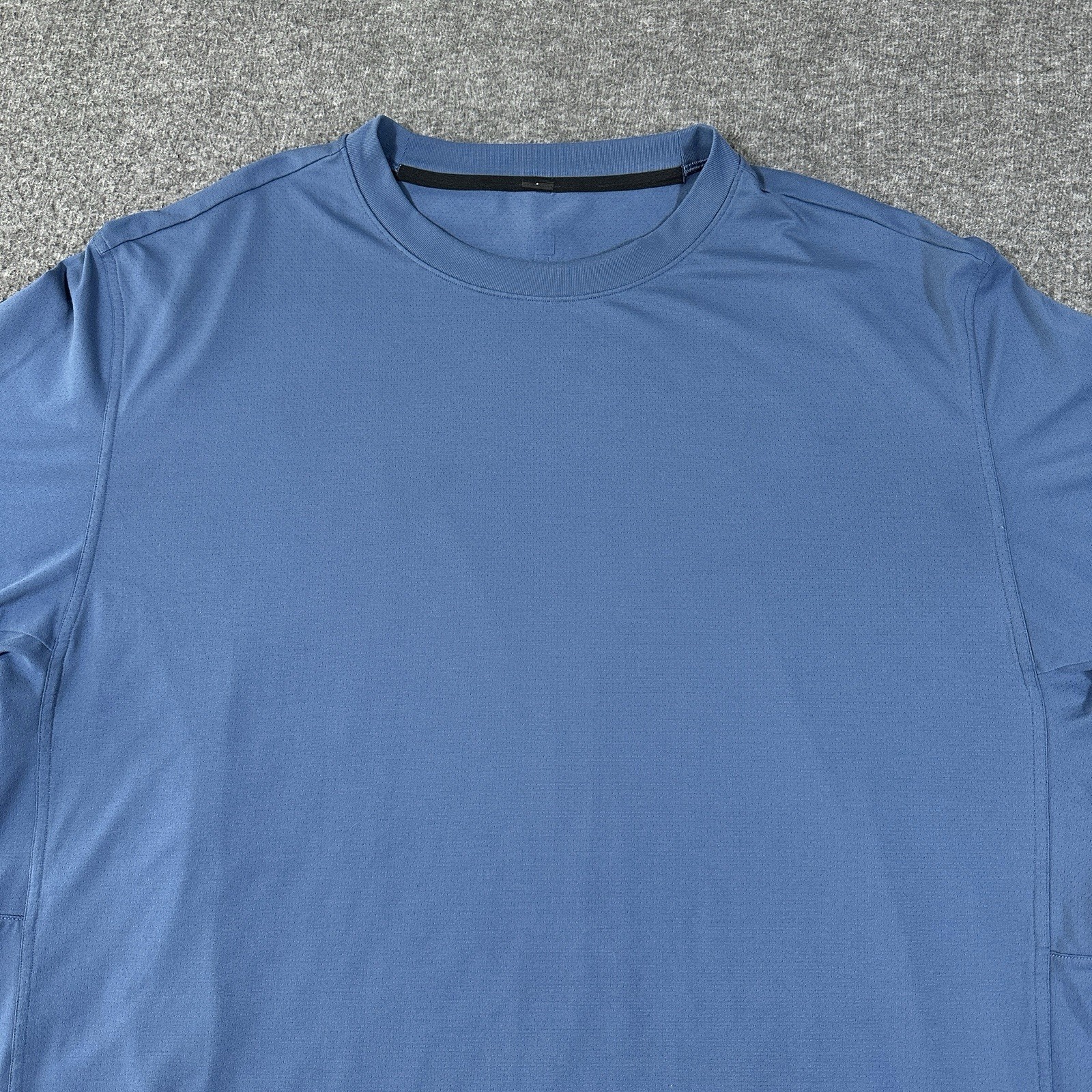2 Lululemon Men’s Easy Set Train Short Sleeve Shirts Blue Dark Green 2XL LOT