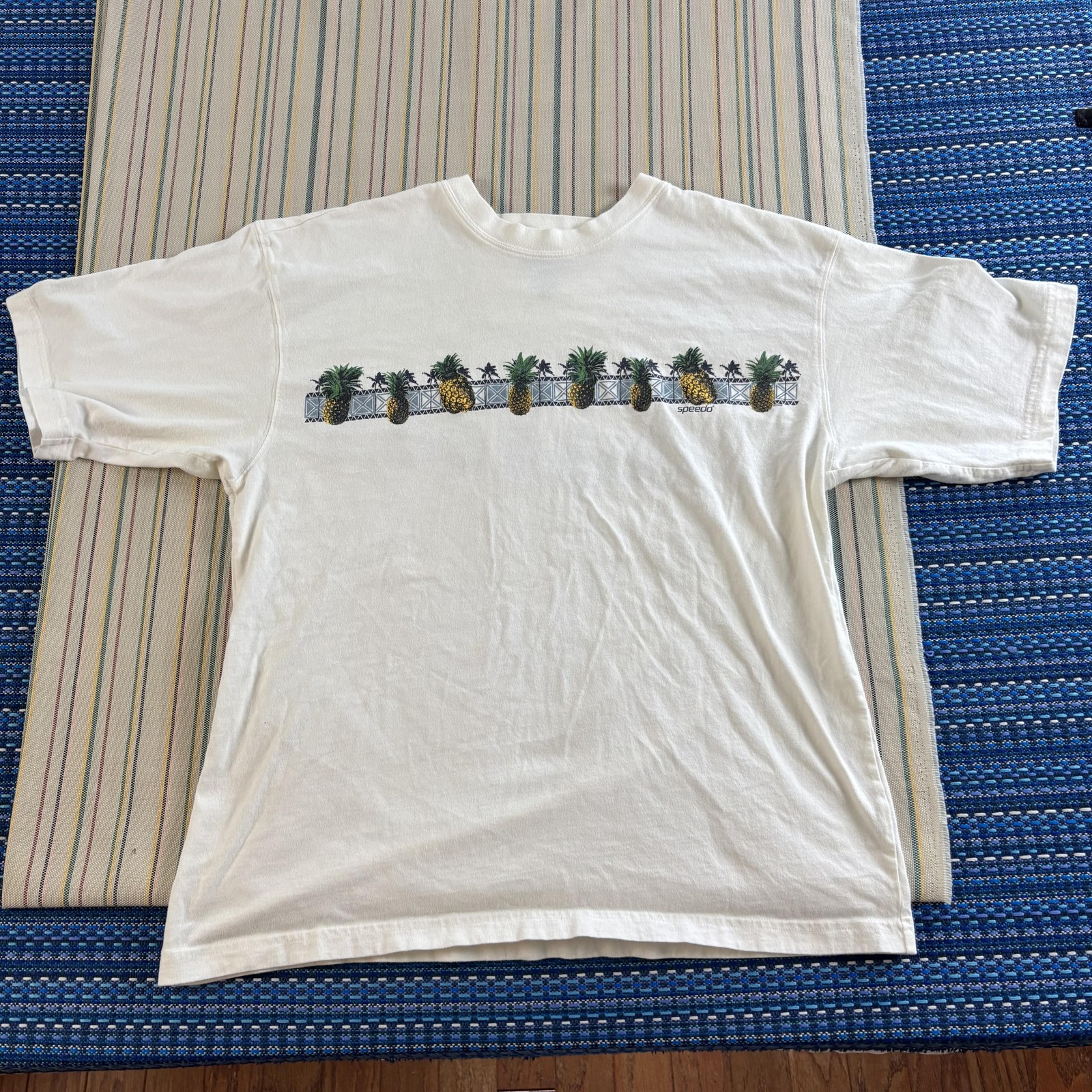 Speedo Pineapple Shirt Mens Large White Tropical Graphic Beach Summer Tee