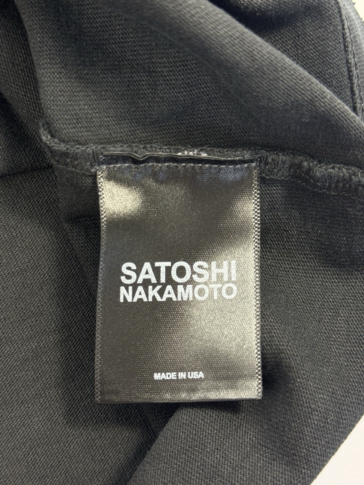 Satoshi Nakamoto – Escape Reality T-Shirt Size: L
