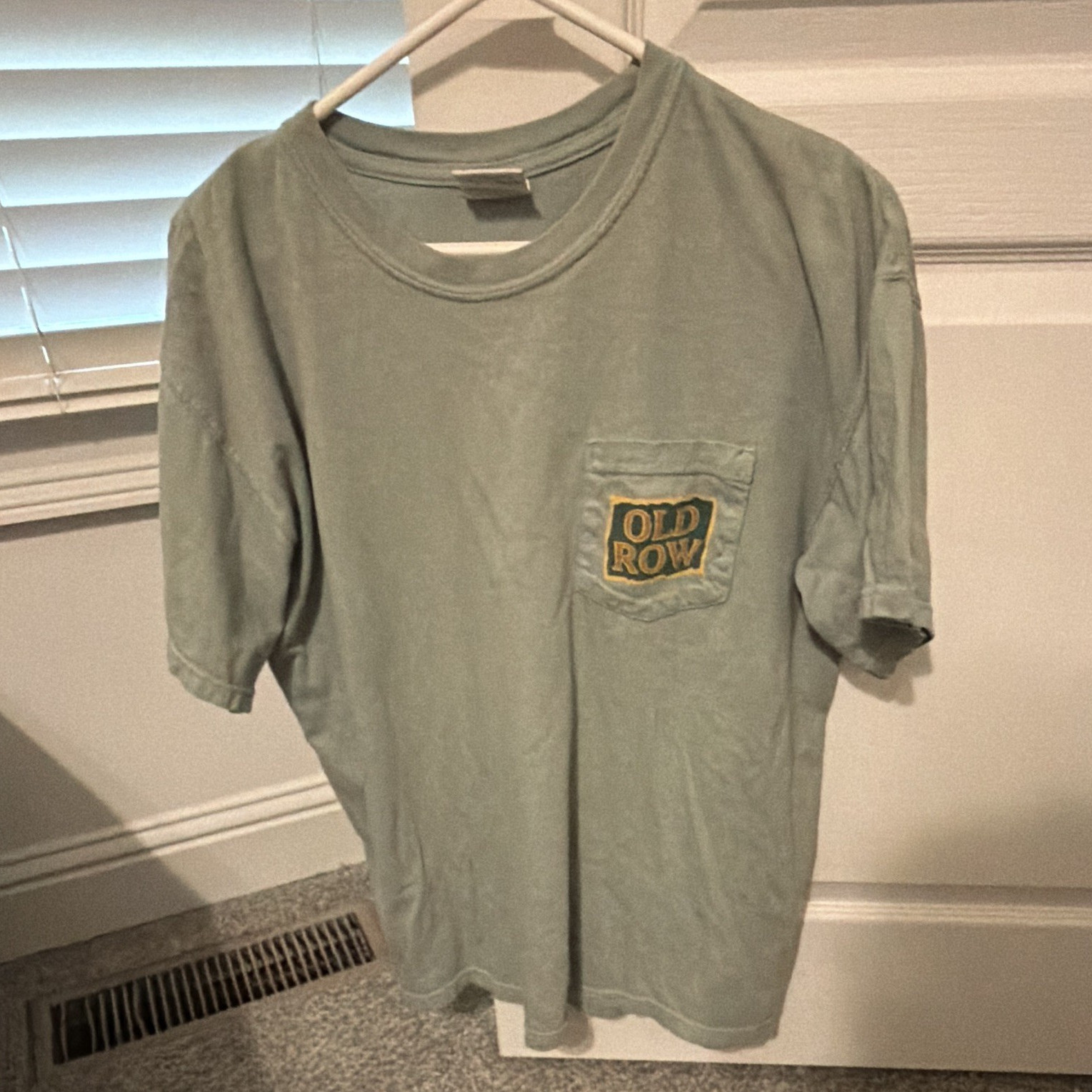 Old Row Men’s Green Graphic Logo Pocket T-Shirt Crew Neck Size L