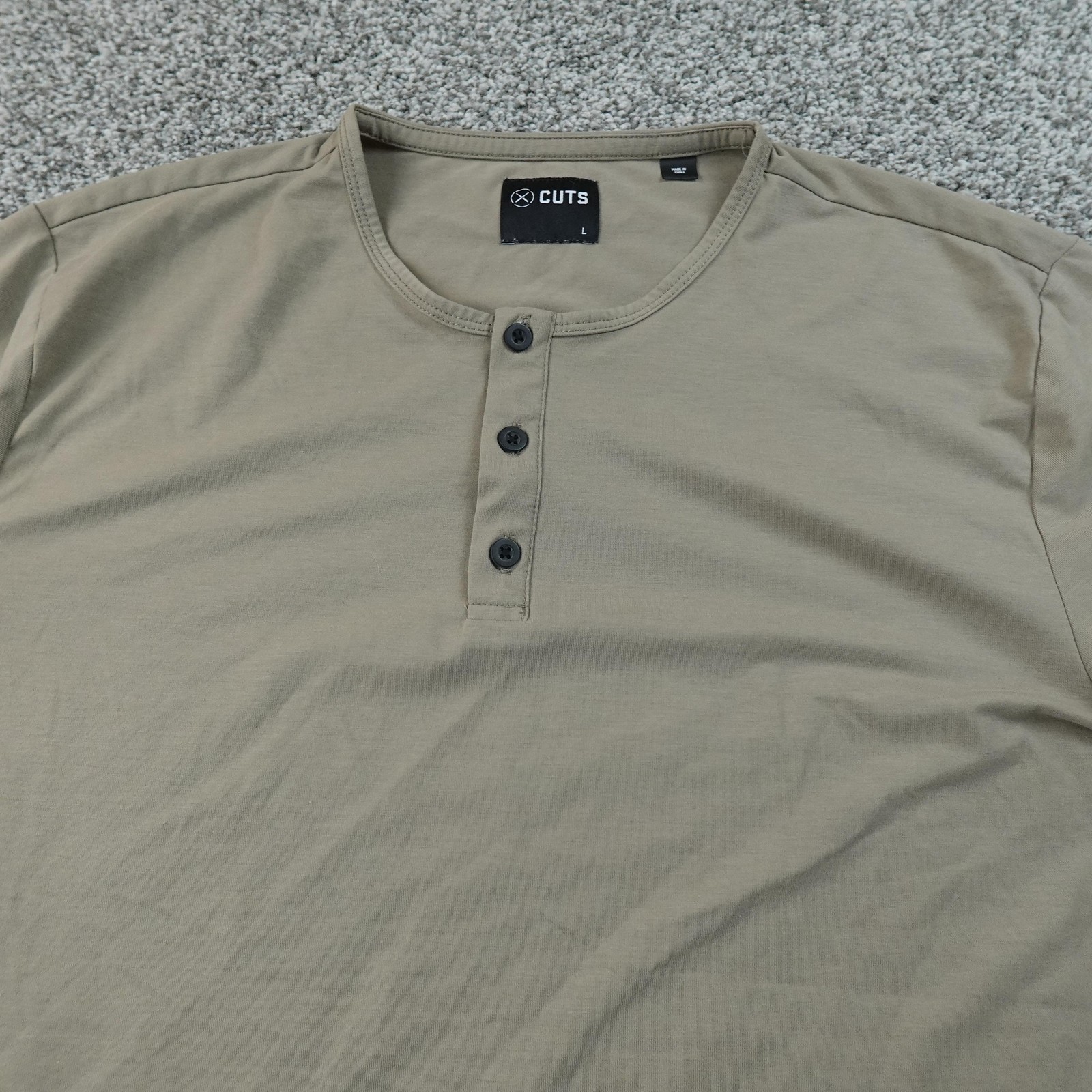 Cuts Shirt Mens L Beige Curve Hem Henley Short Sleeve Stretch Tee Performance