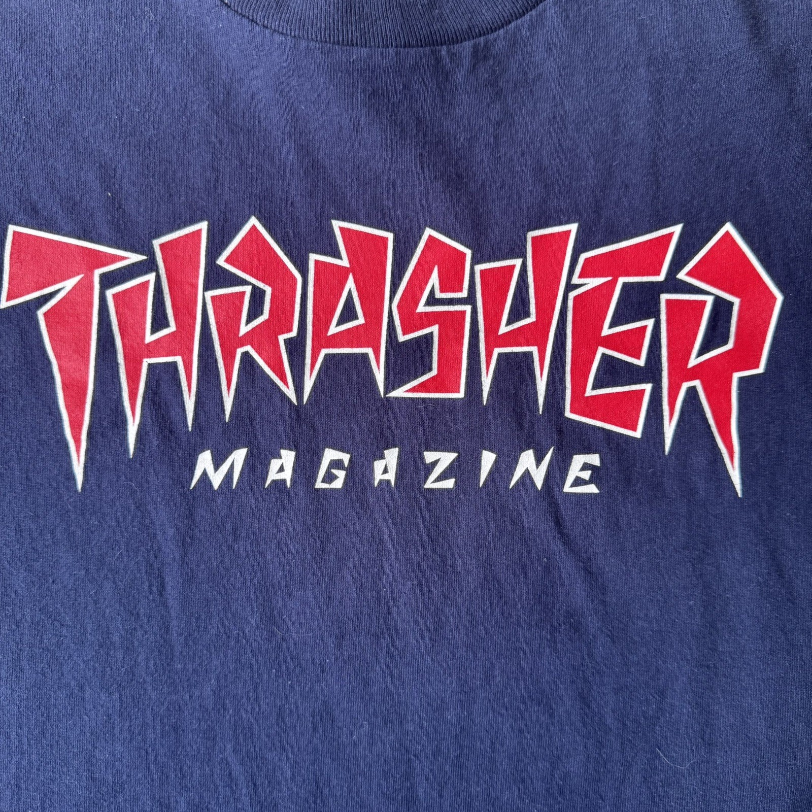 Y2K Thrasher Magazine JAGGED LOGO Skateboard T-Shirt NAVY BLUE & Red