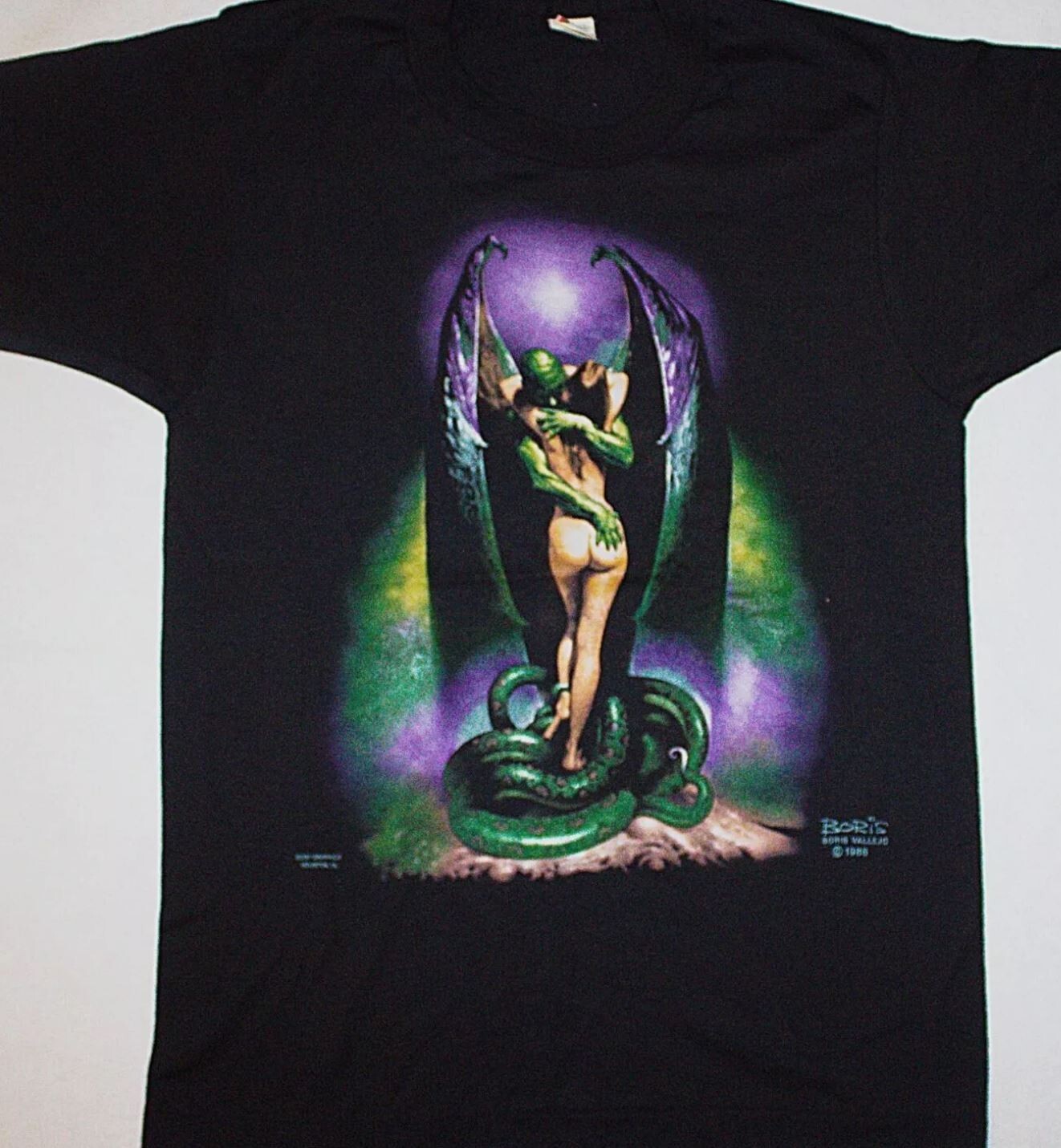Vampires Kiss Winged Serpent Boris Vallejo Art T-Shirt 1986 Body Graphics UNWORN