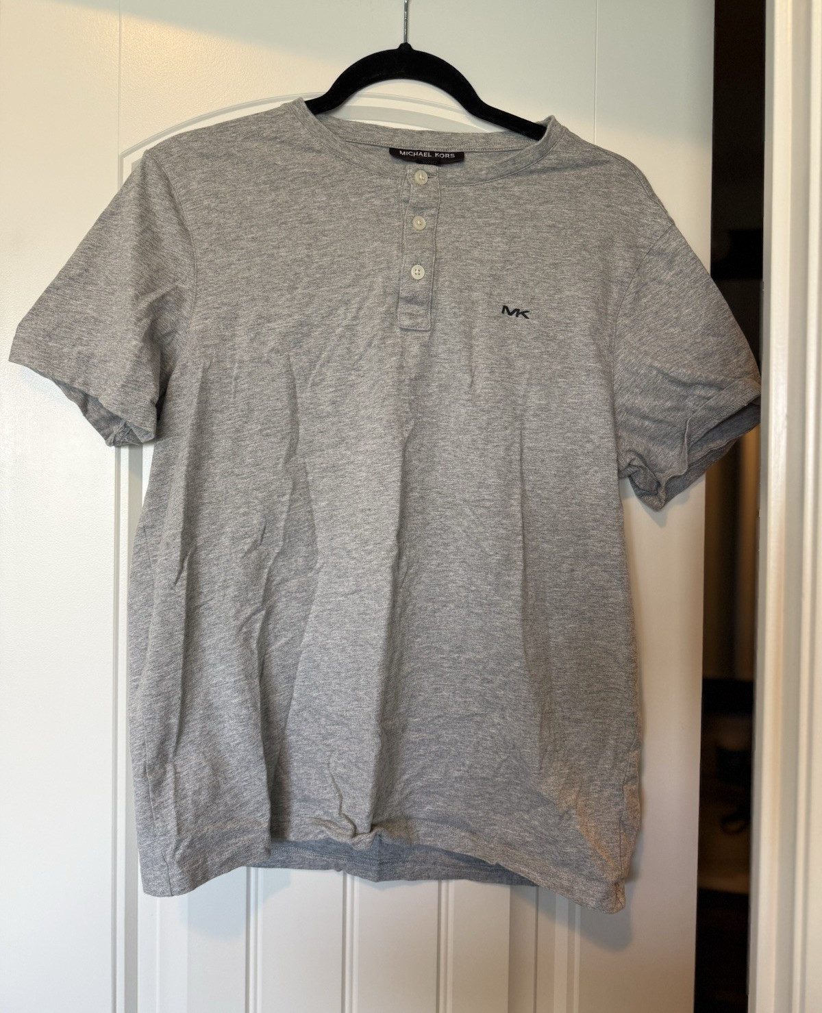 Michael Kors Men’s Henley T-Shirt Gray Solid Short Sleeve Logo Button M