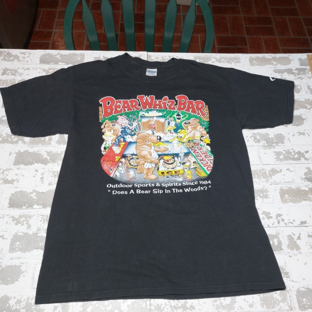 Bear Whiz Bar Lake George New York Black Bartender Bar Sovineer T-Shirt Sz Lg
