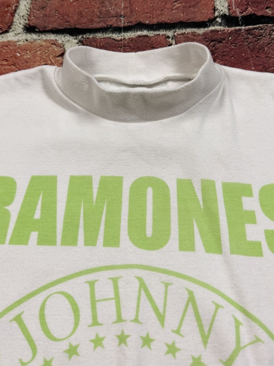 The Ramones Crest Logo T Shirt Small American Eagle 1234 Punk Band Mock Neck