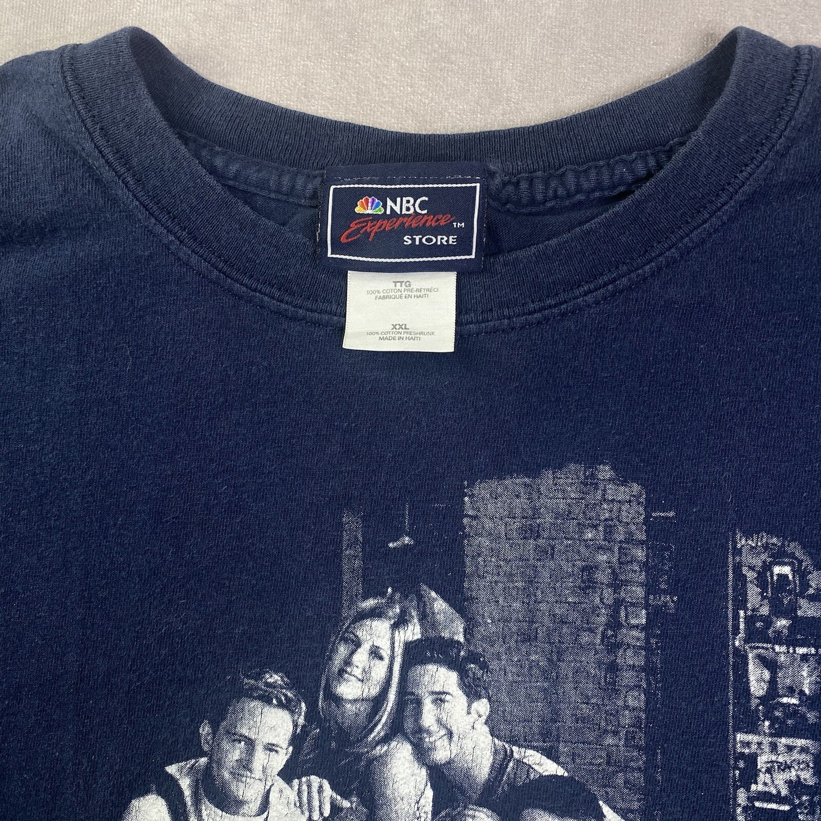 2006 Friends TV Show Navy Blue T-Shirt Size 2XL XXL NBC Experience Store Graphic