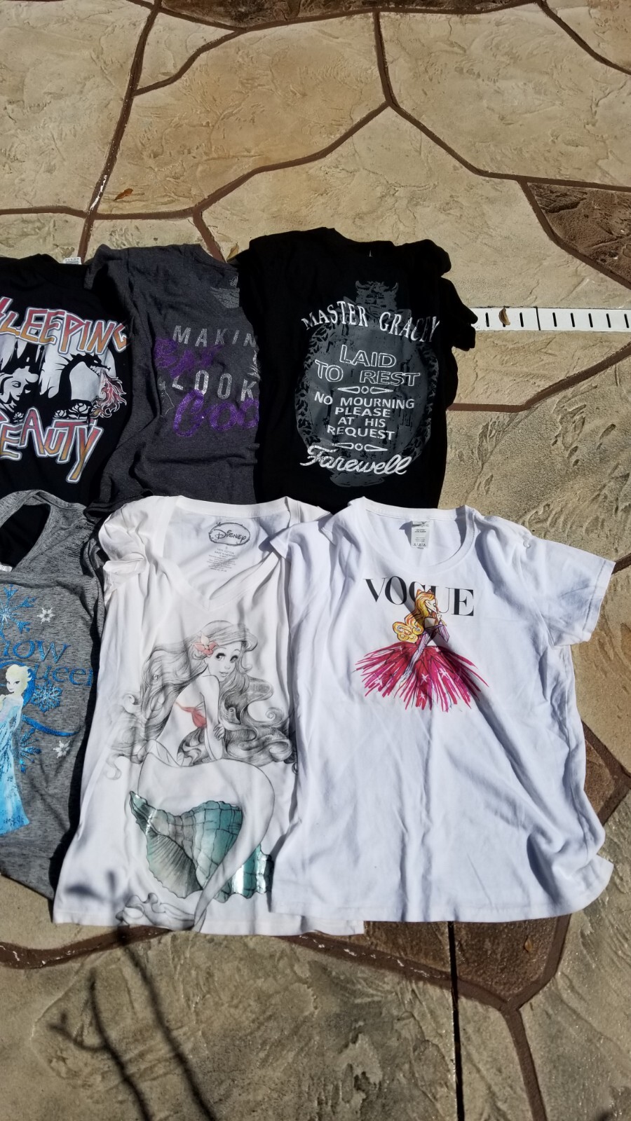 Womens Disney T Shirt 12 Lot Medium Sleeping Beauty Aladdin Princess w/ Leggings