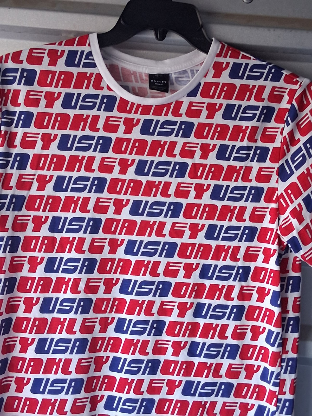 Oakley Shirt Mens Medium Red Blue Allover AOP USA Custom Fit Graphic 90s Vintage