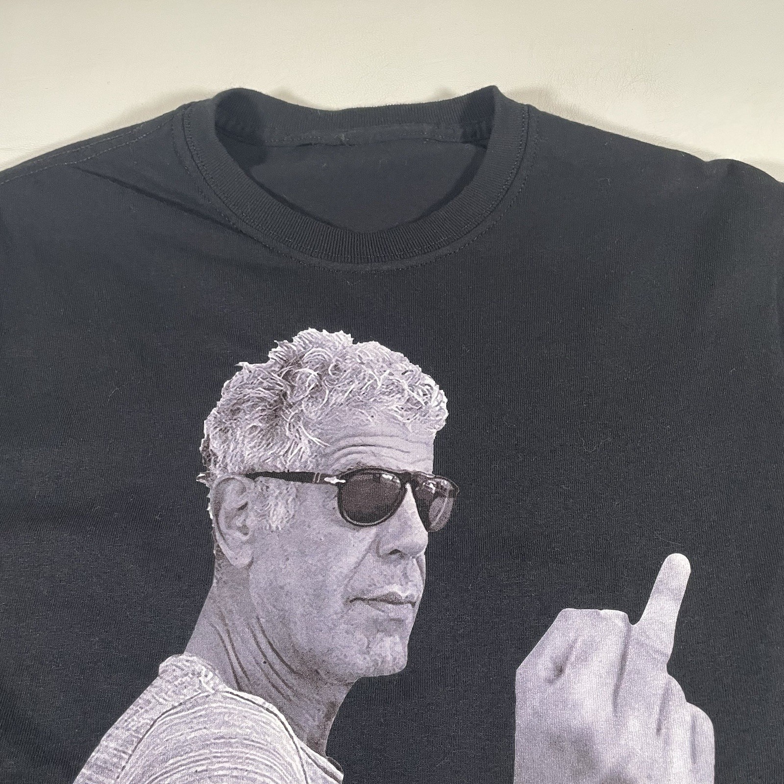 Anthony Bourdain T Shirt Fits S Graphic Print Middle Finger Chef TV Preowned