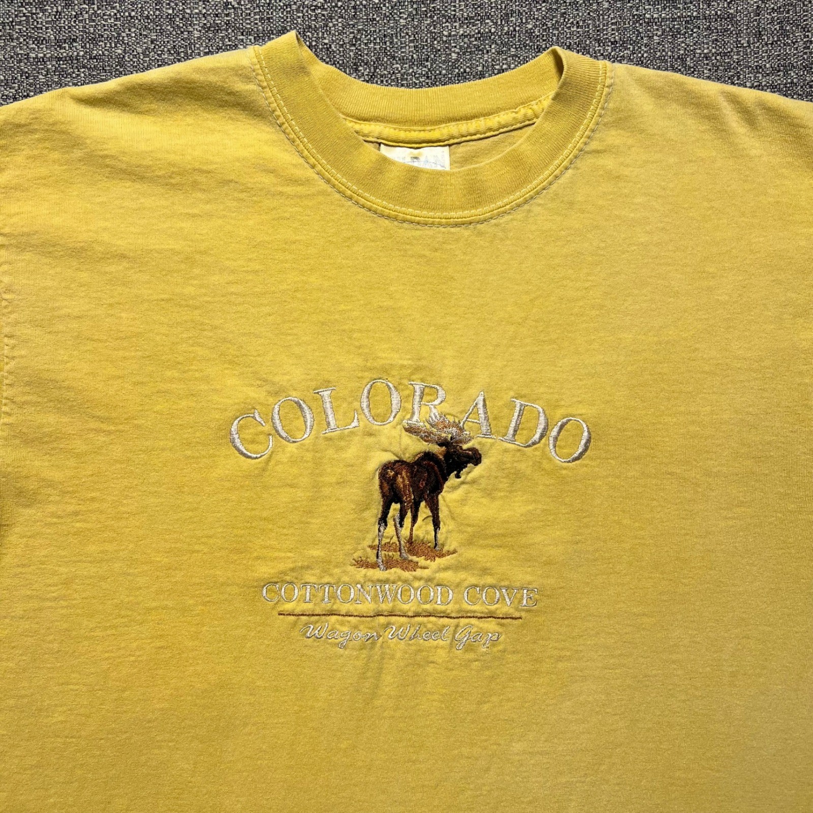 Vintage 90s Colorado Shirt Large L Embroidered Moose Yellow Nature Souvenir Tee