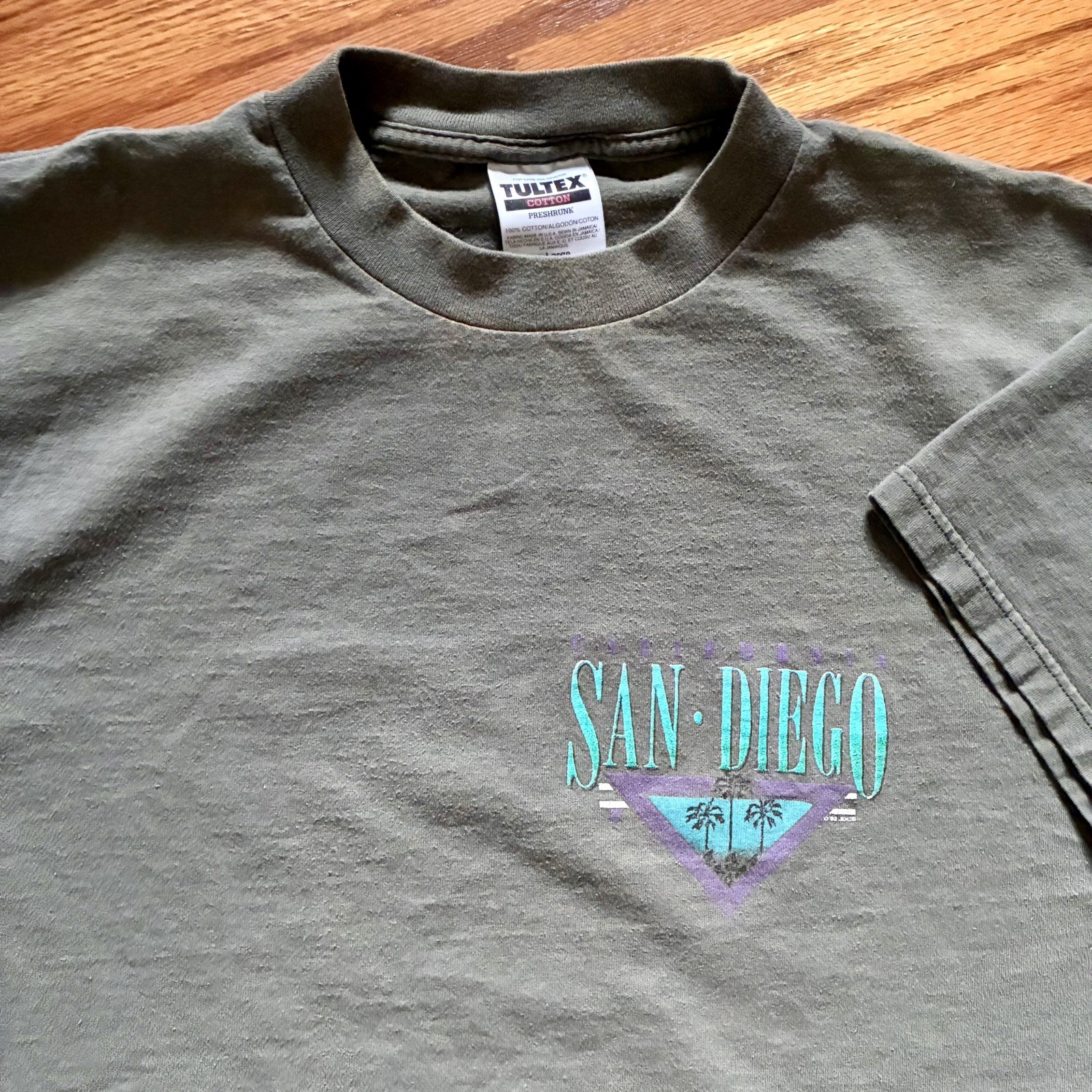 VINTAGE 90s San Diego Graphic Green T-shirt Size Large